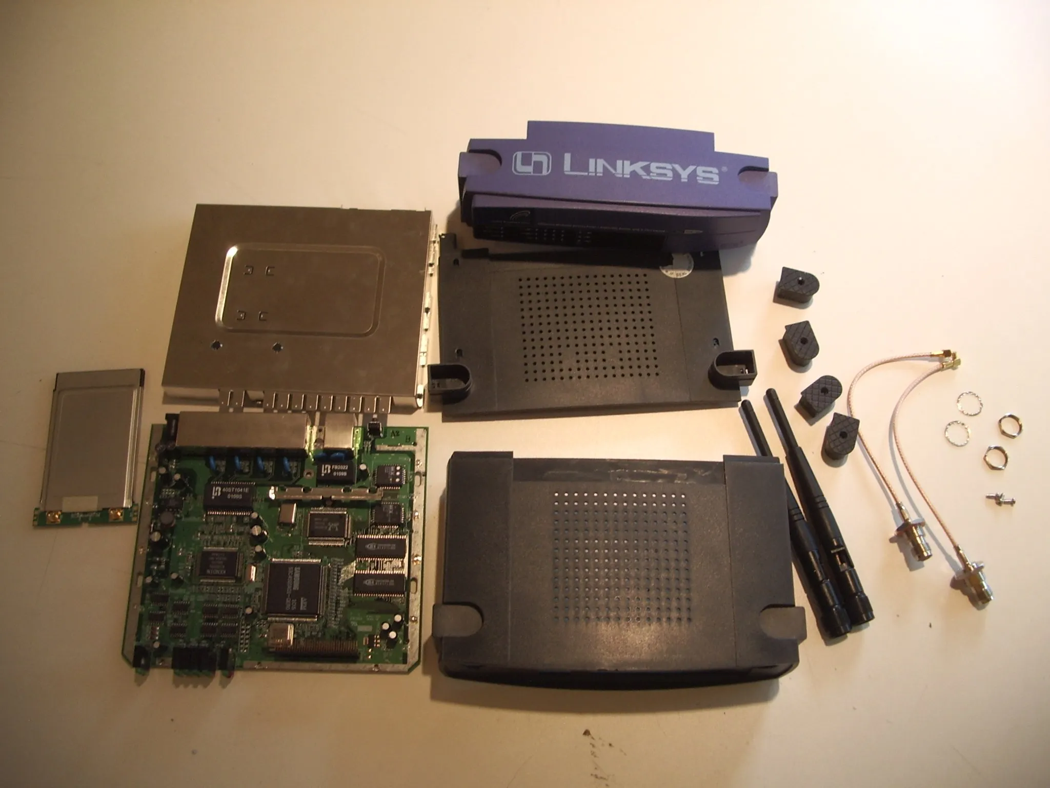 Linksys BEFW11S4 Teardown: шаг 9, изображение 1 из 1