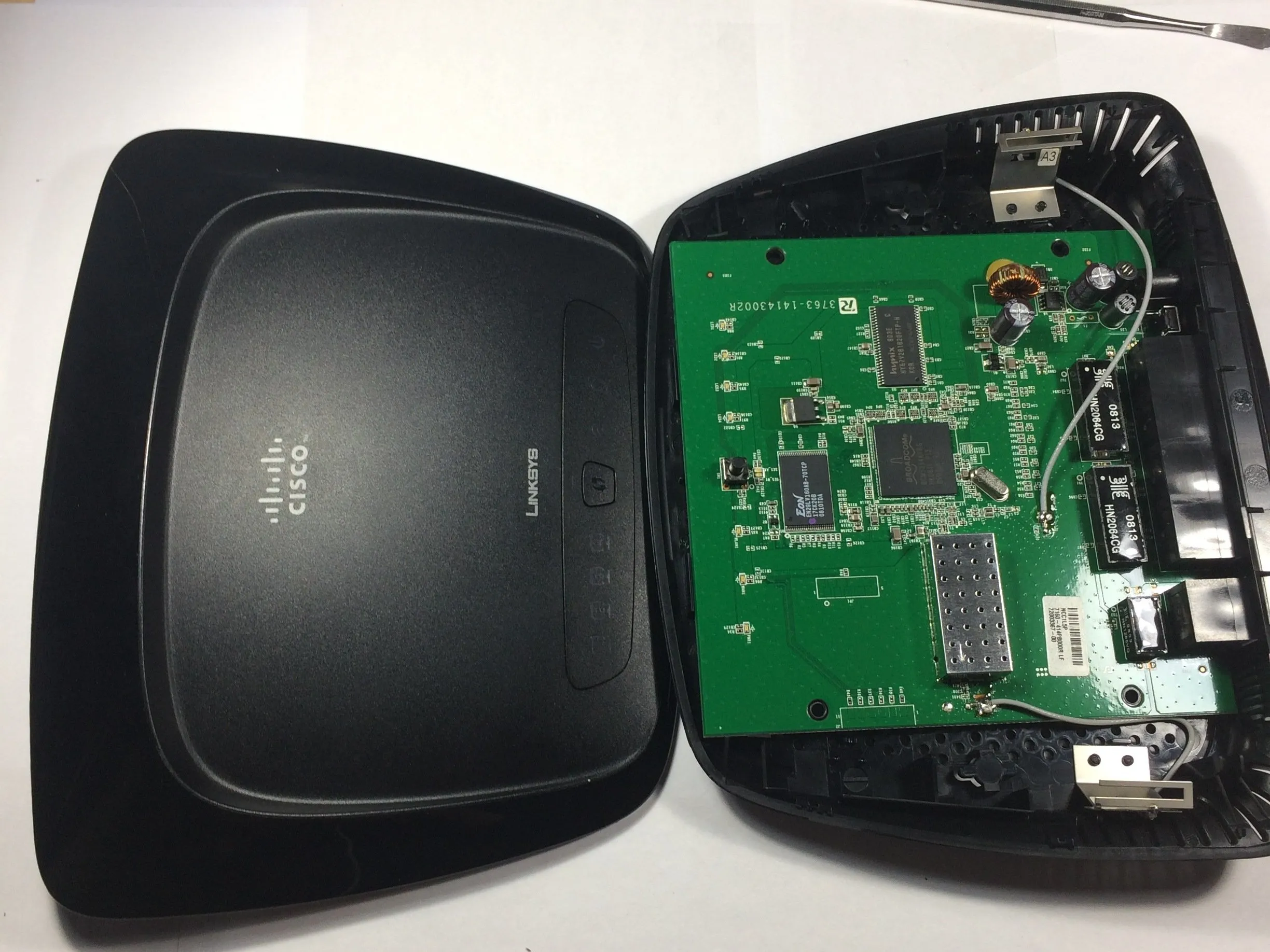 Linksys WRT54G2 V1 Teardown: шаг 9, изображение 3 из 3