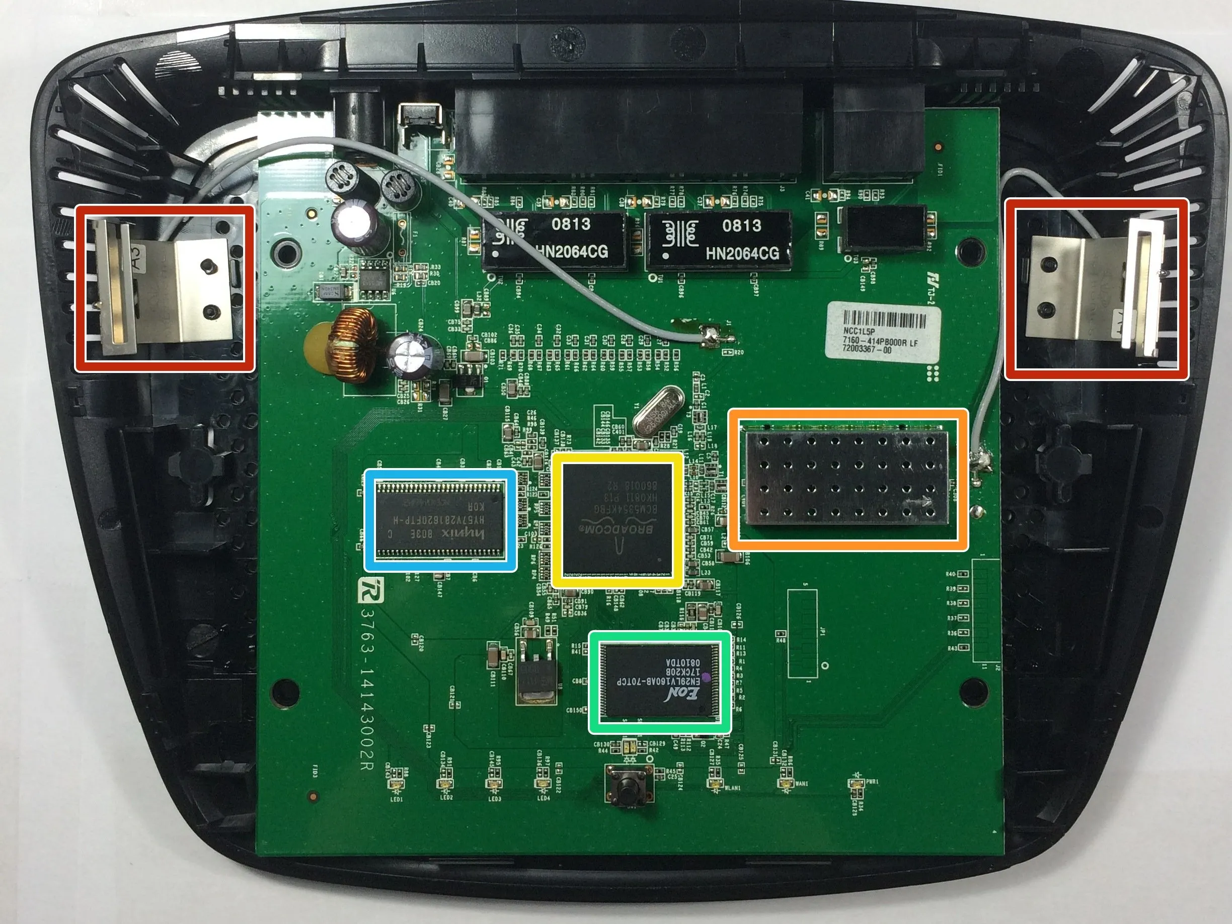 Linksys WRT54G2 V1 разборка, что's inside?: step 11, image 1 of 2