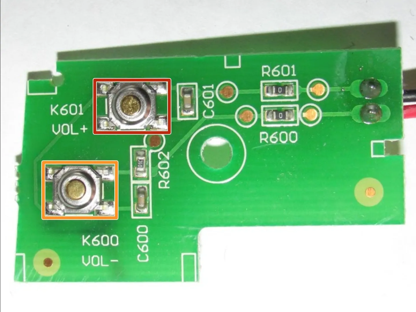 Logitech S-715i Partial Teardown: шаг 6, изображение 1 из 2