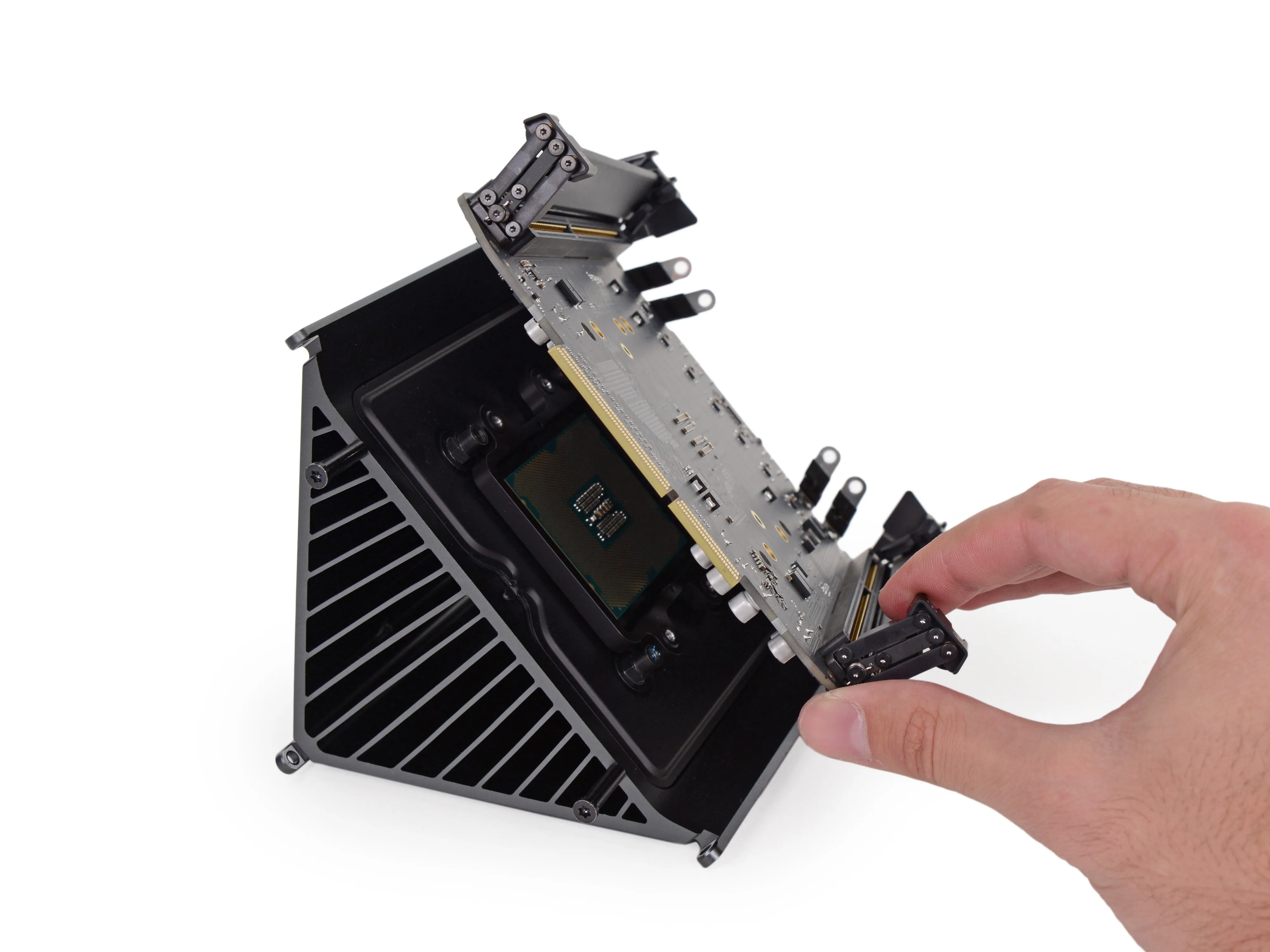 Mac Pro Late 2013 Teardown: шаг 18, изображение 1 из 3