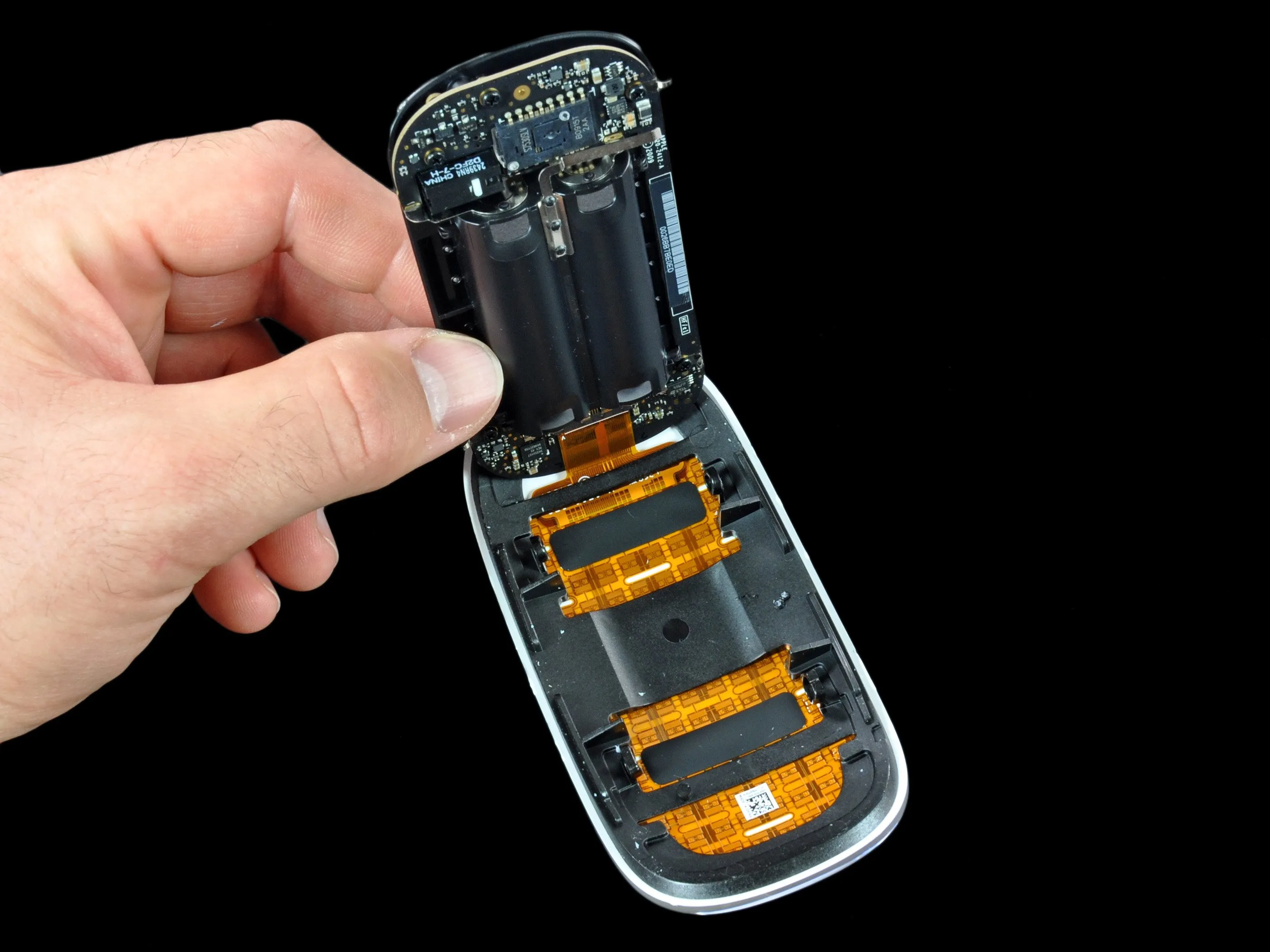 Magic Mouse Teardown, Magic Mouse Teardown: шаг 1, изображение 1 из 2