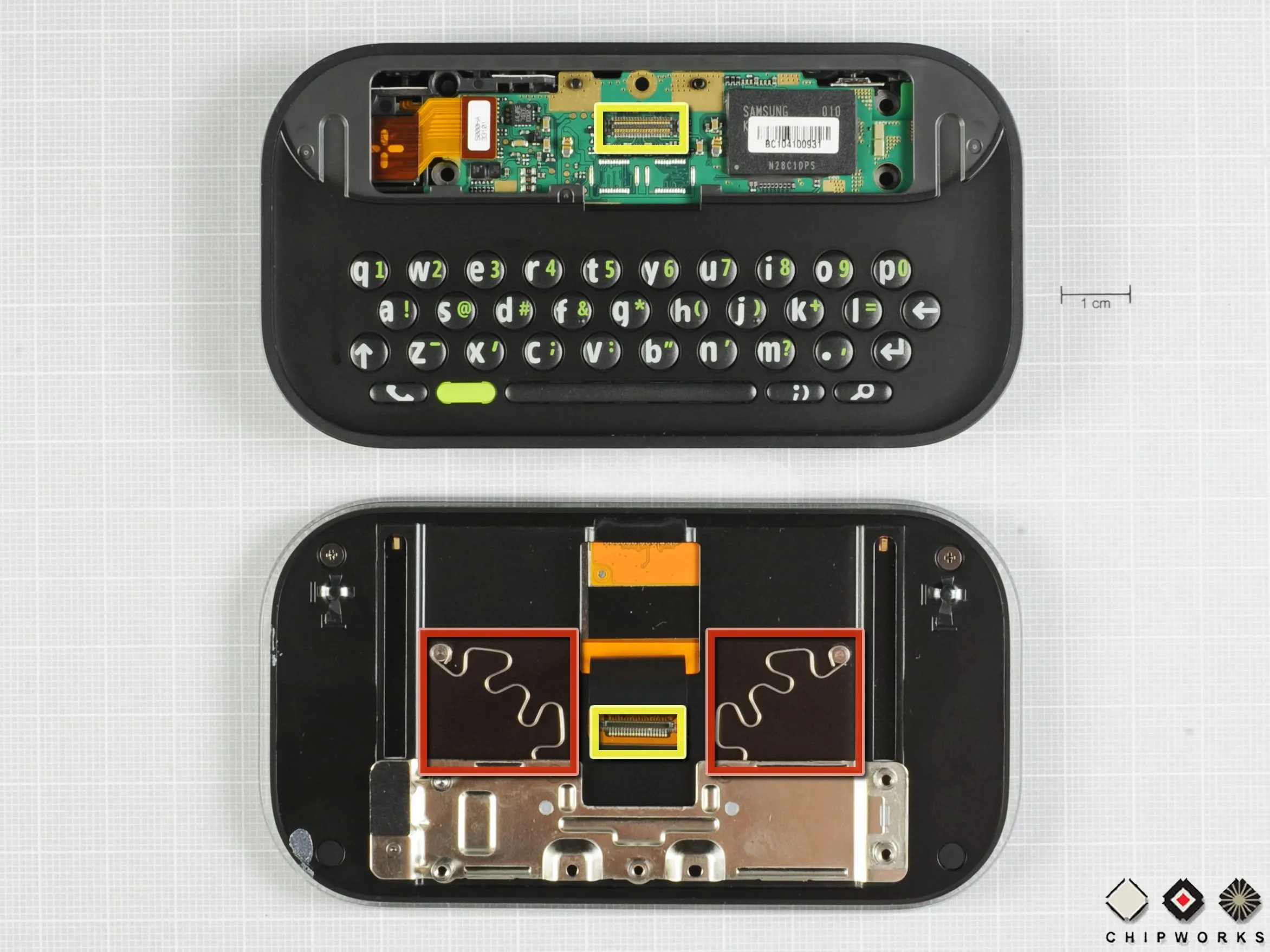 Разборка Microsoft Kin Two: шаг 4, изображение 1 из 2