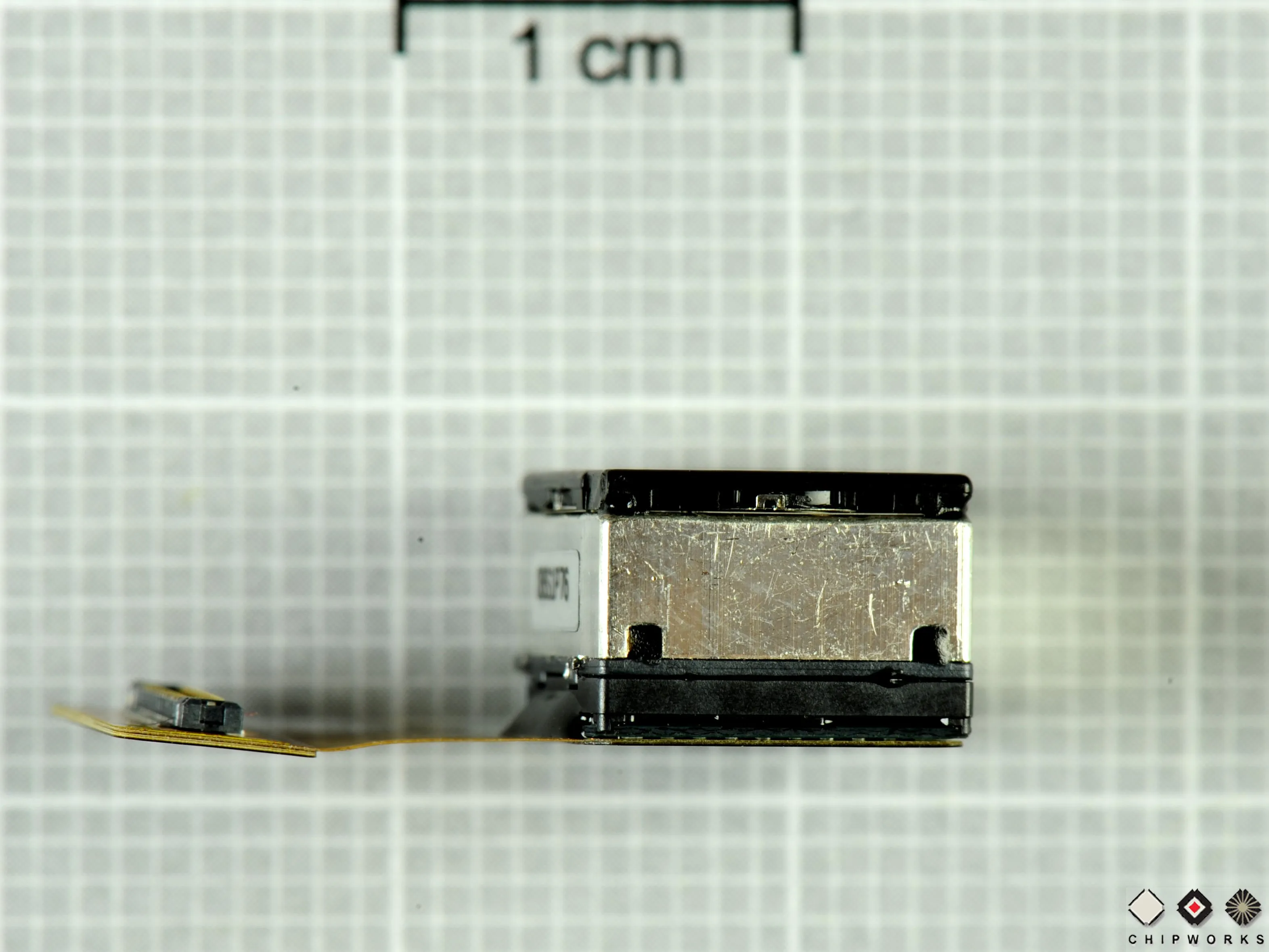 Microsoft Kin Two Teardown: шаг 5, изображение 2 из 3