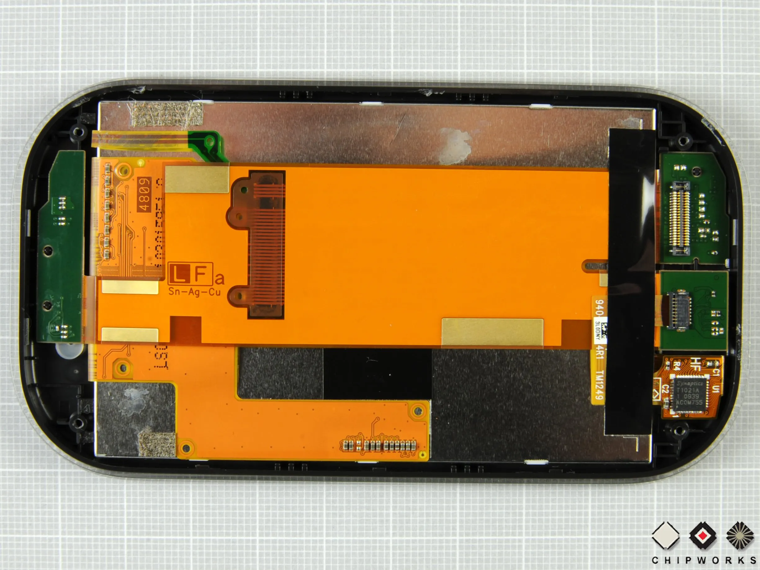 Microsoft Kin Two Teardown: шаг 6, изображение 2 из 3