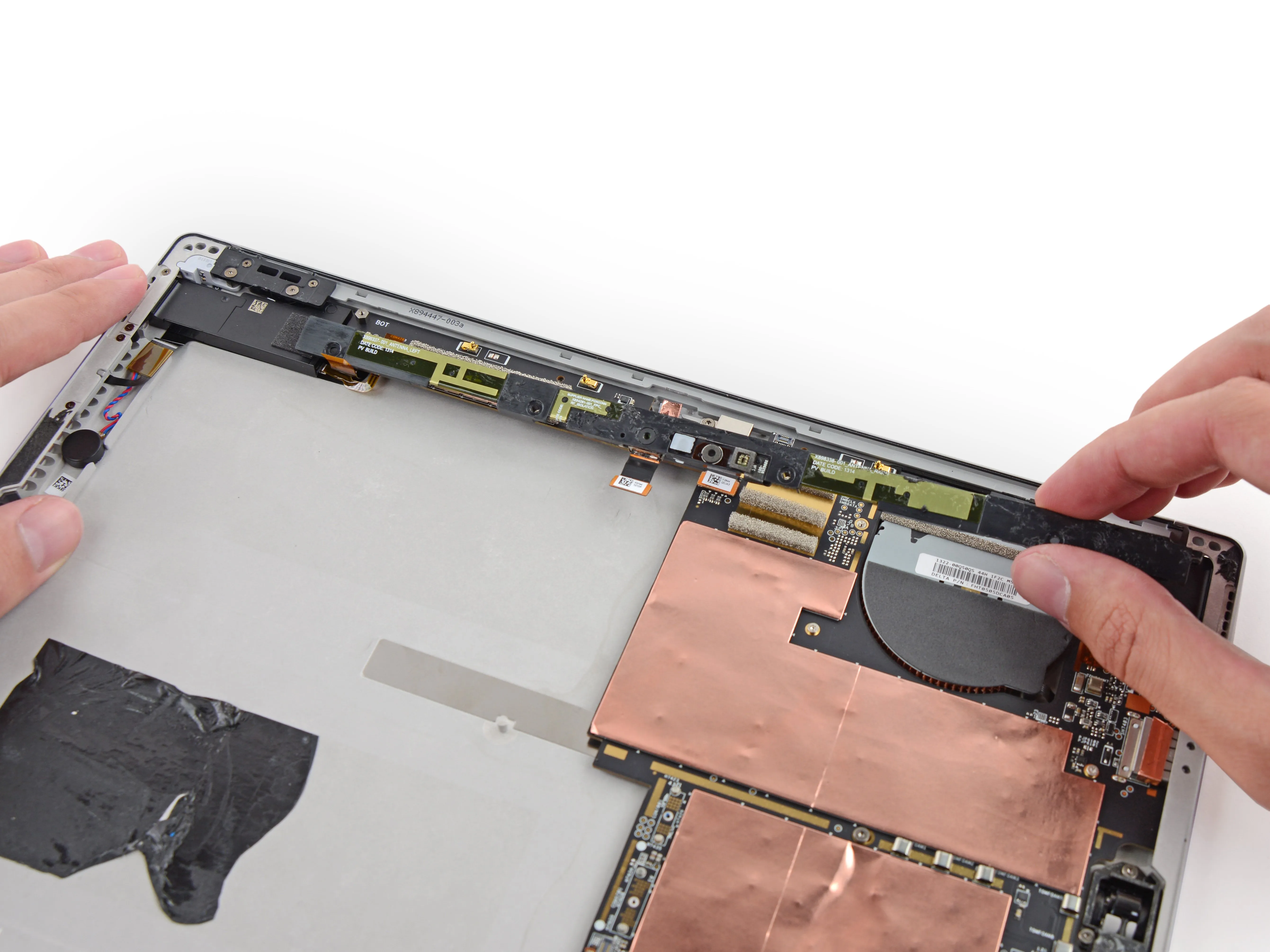 Microsoft Surface Pro 3 Teardown: шаг 14, изображение 2 из 3