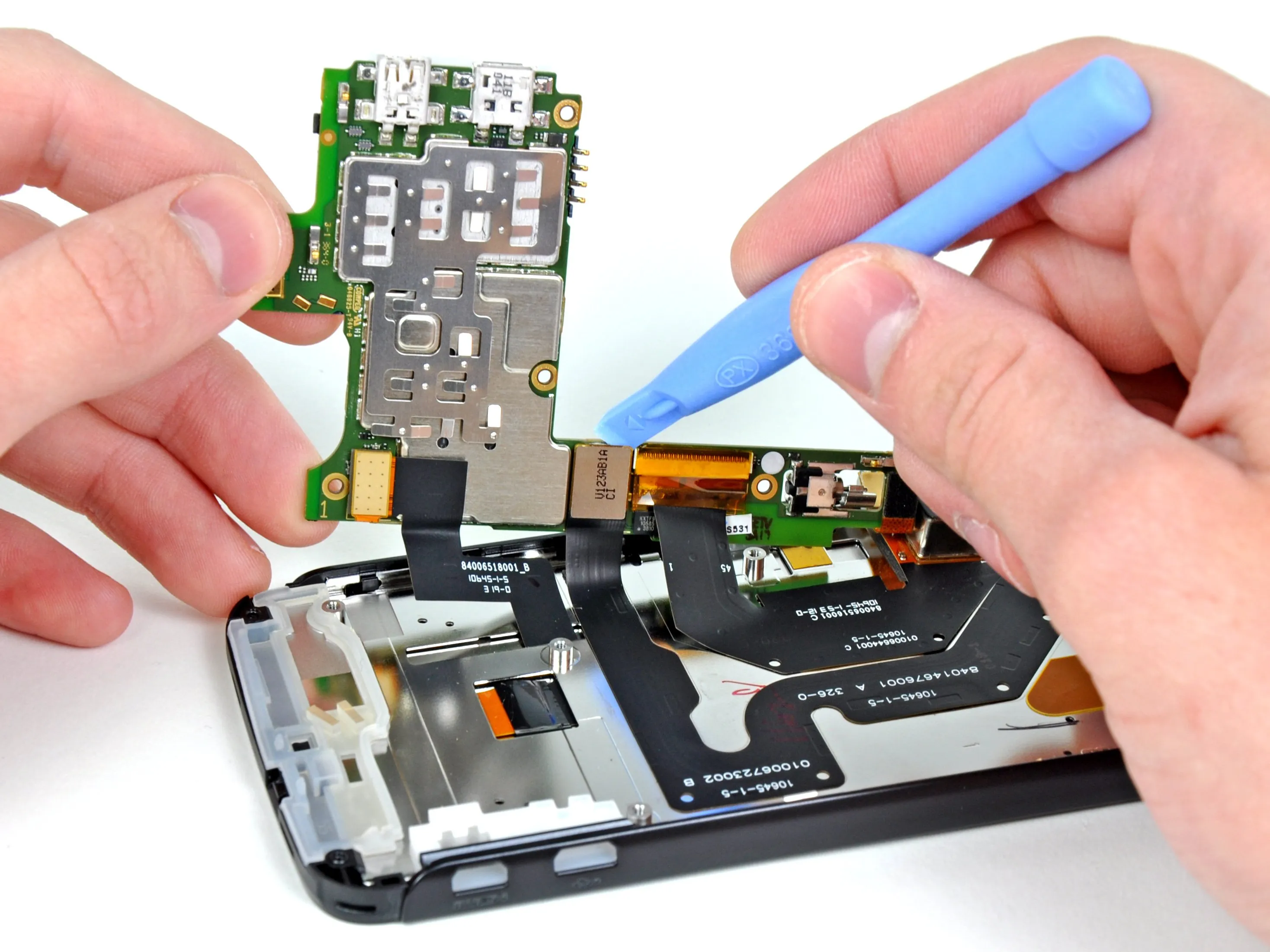 Motorola Atrix 4G Teardown: шаг 8, изображение 3 из 3