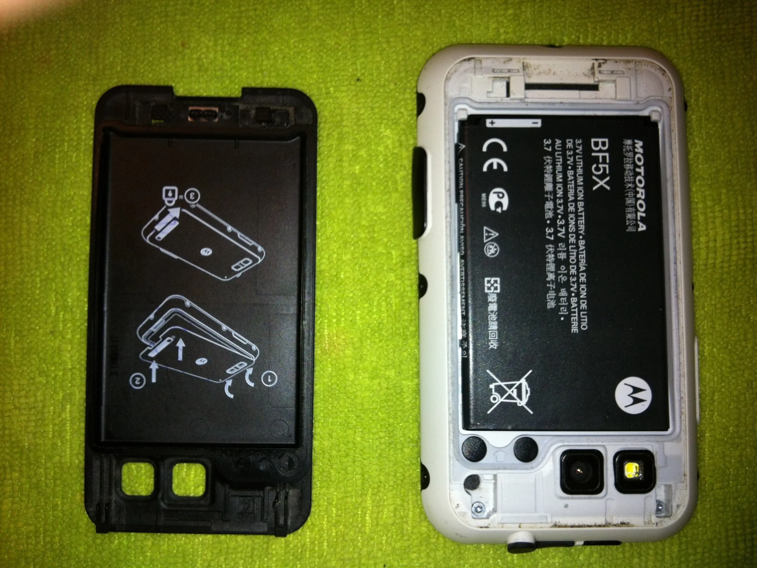 Motorola Defy Teardown: шаг 2, изображение 2 из 2