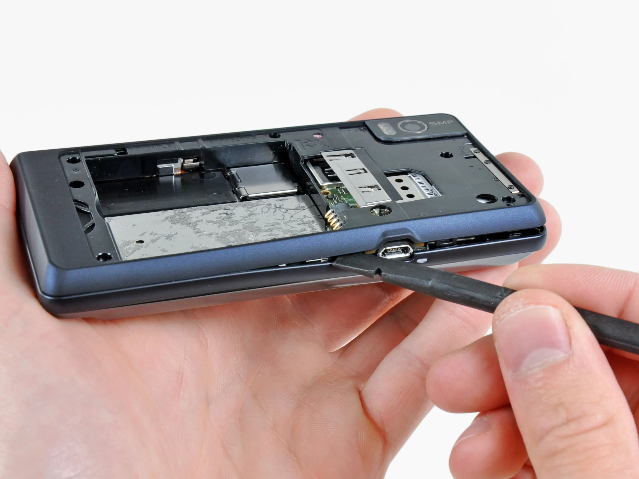 Motorola Droid 2 Teardown: шаг 8, изображение 2 из 3