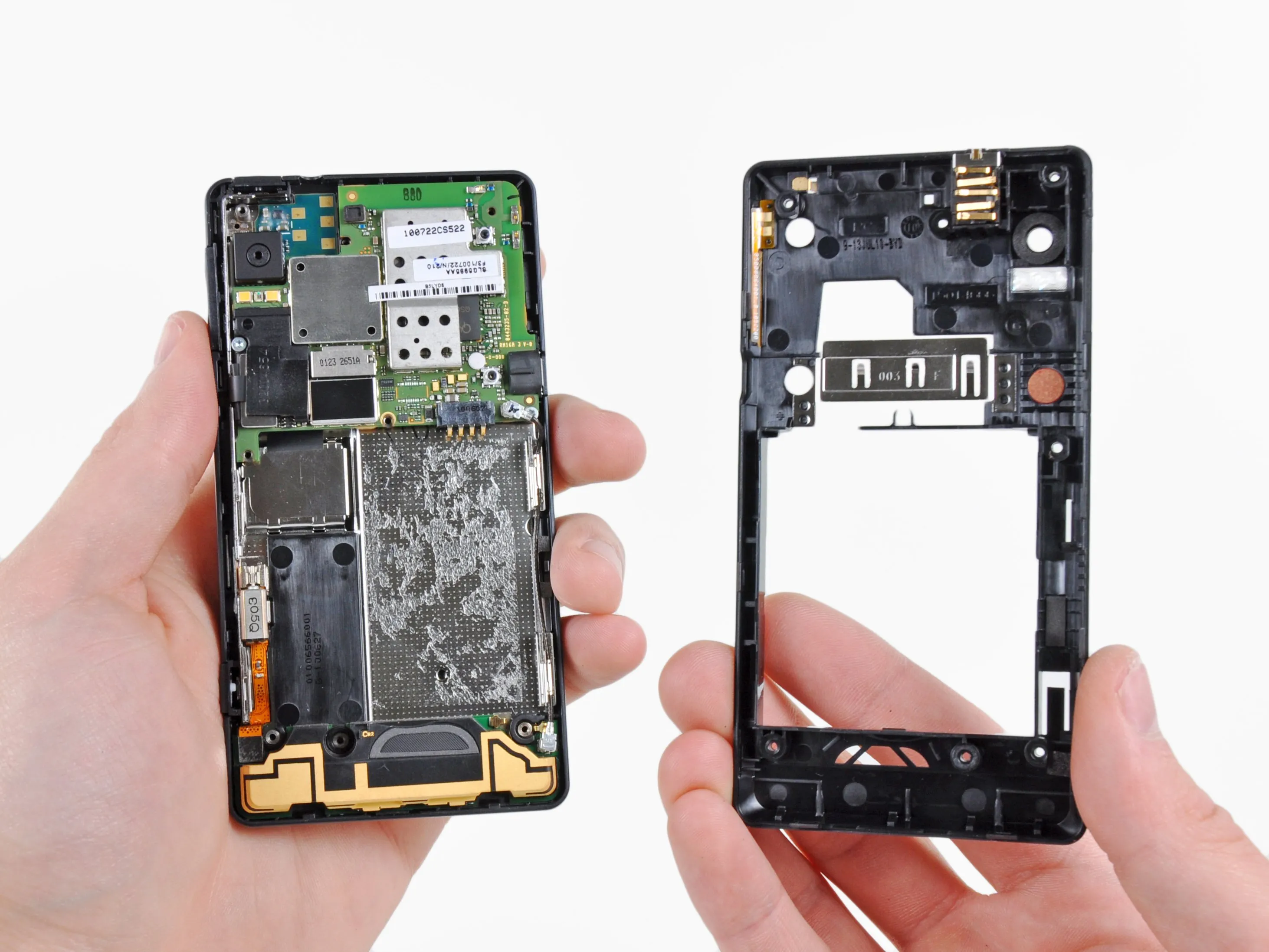 Motorola Droid 2 Teardown: шаг 8, изображение 3 из 3