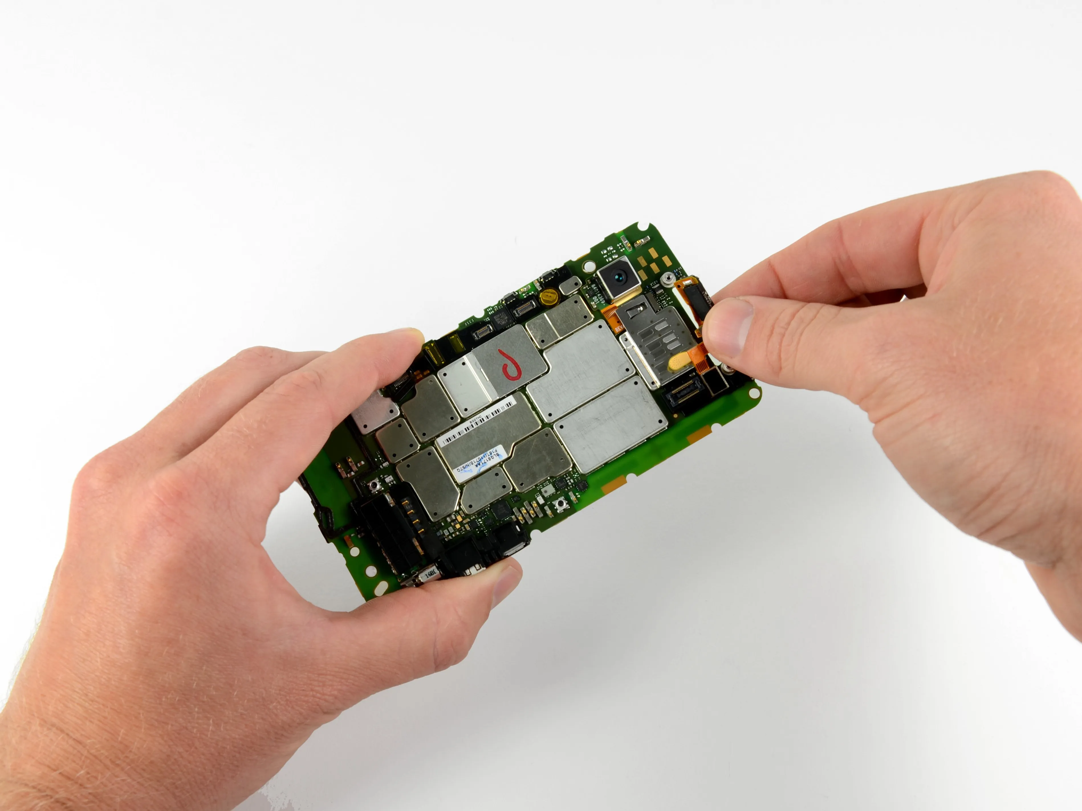 Motorola Droid Bionic Teardown: шаг 10, изображение 1 из 2