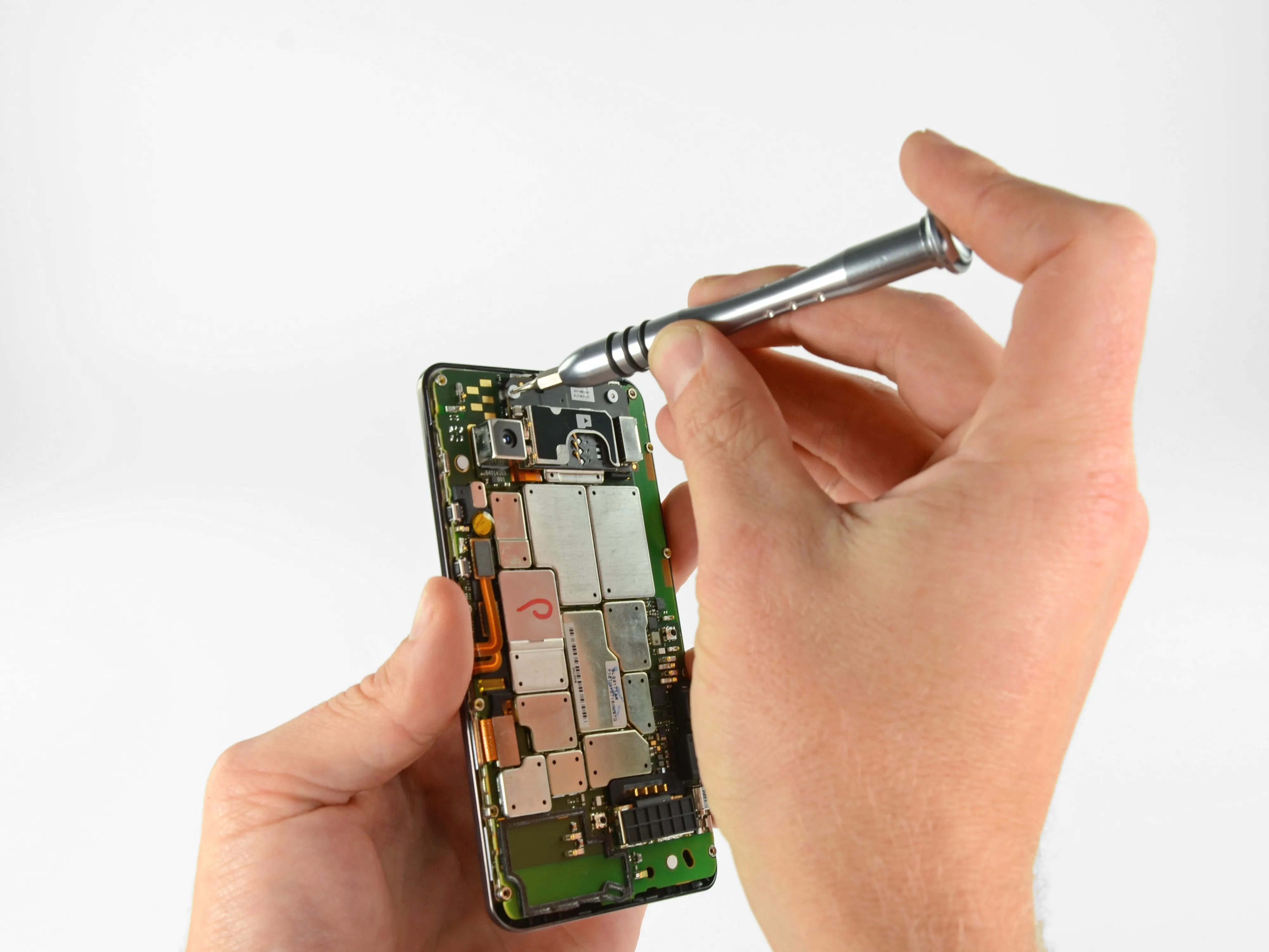 Motorola Droid Bionic Teardown: шаг 8, изображение 1 из 2