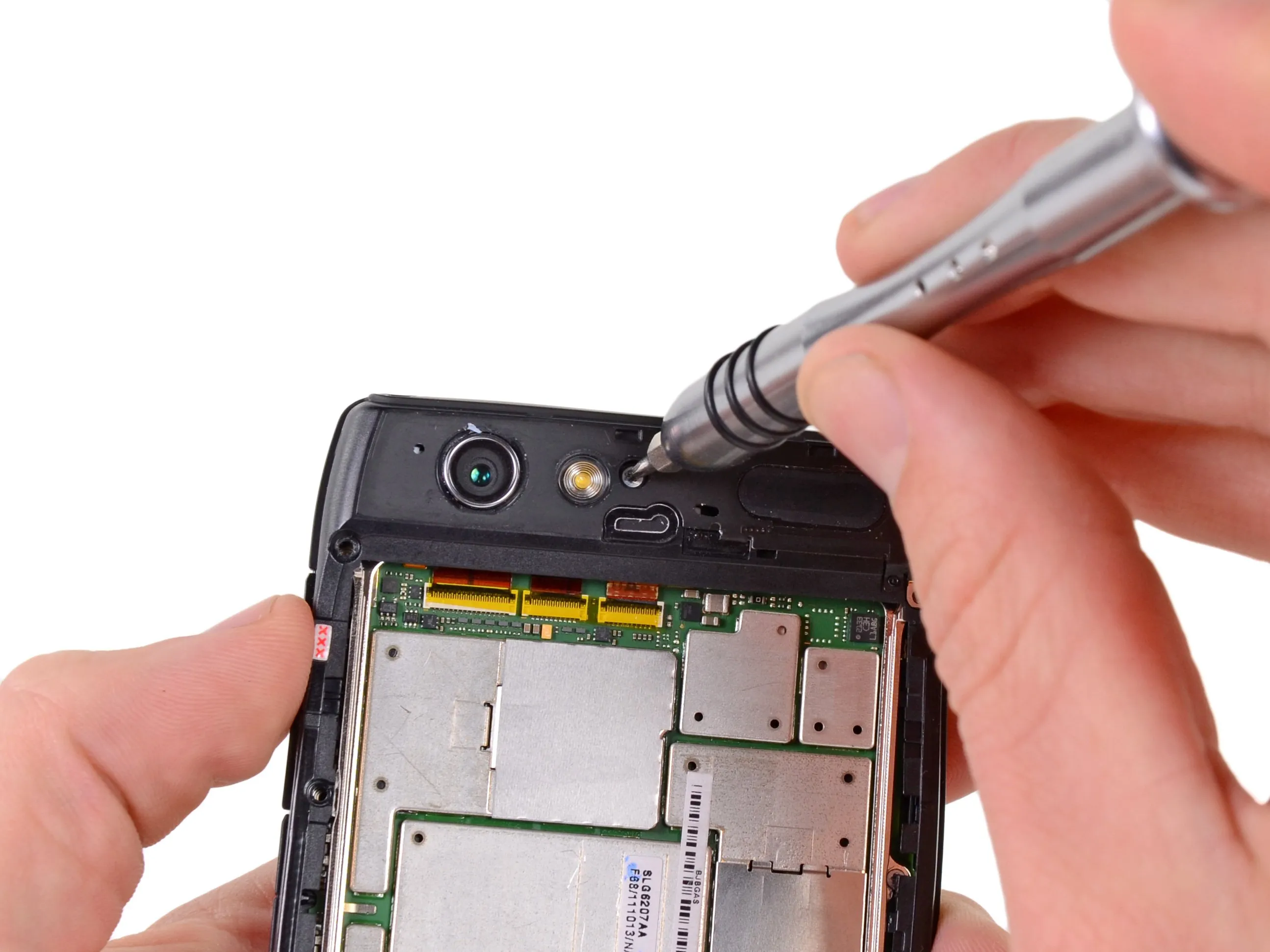 Motorola Droid RAZR Teardown: шаг 11, изображение 2 из 3