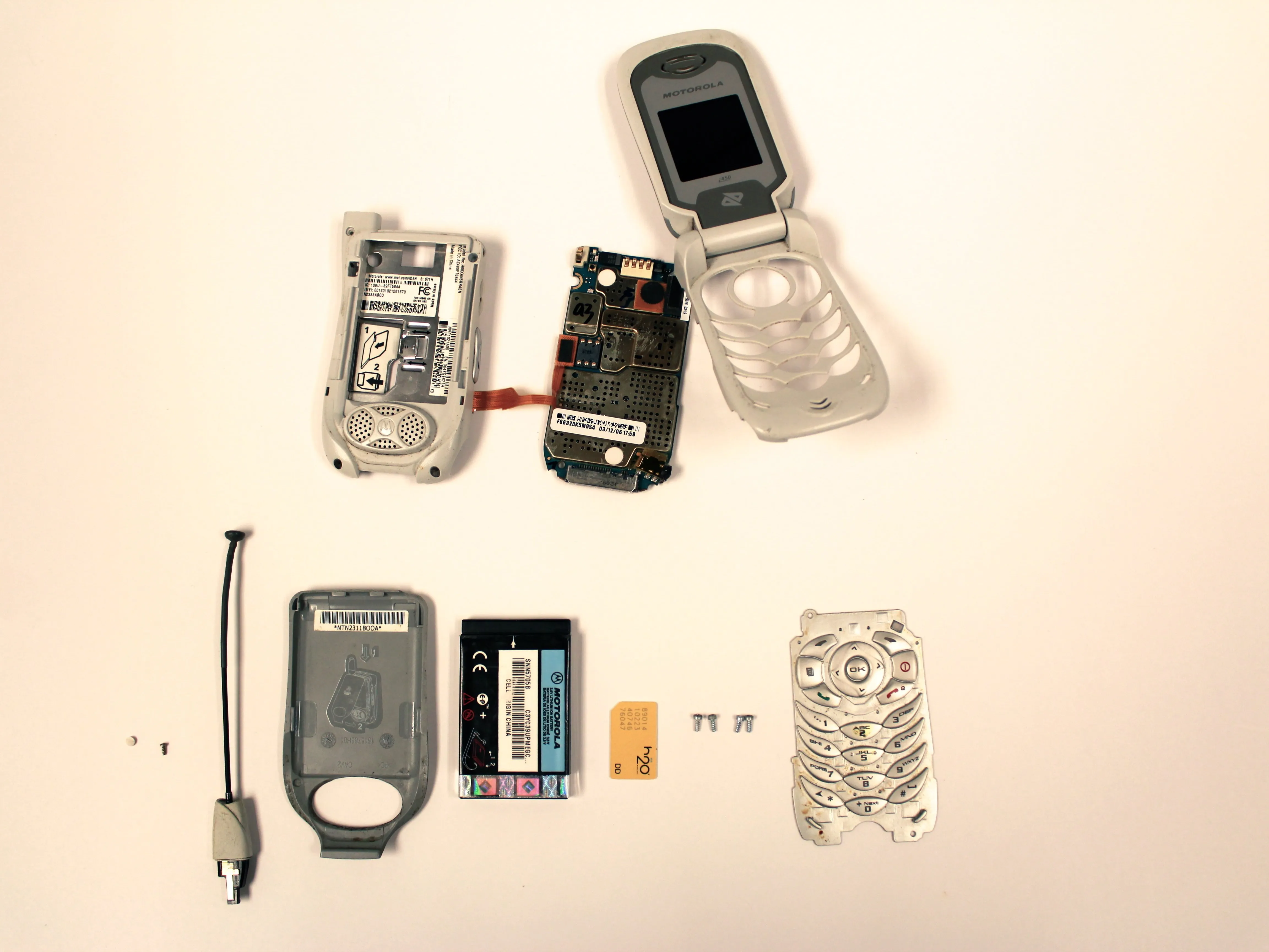 Motorola i450 Boost Mobile Teardown, Motorola i450 Boost Mobile Teardown: шаг 11, изображение 1 из 1