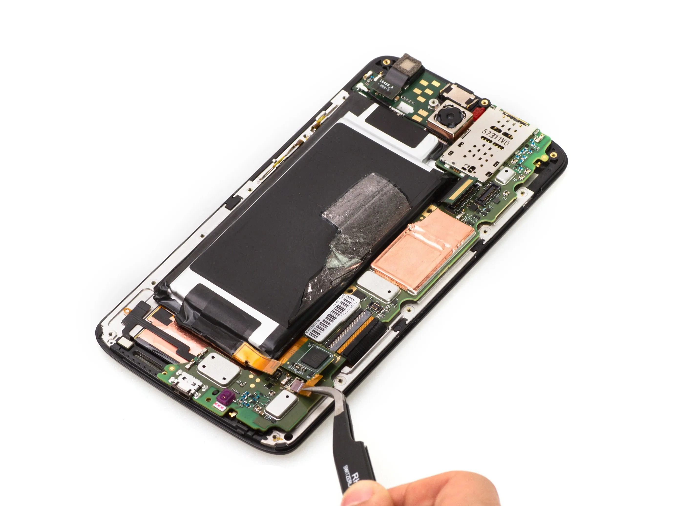 Motorola Moto X Force Teardown, освобождение разъема сенсорного дигитайзера.: шаг 14, изображение 2 из 2