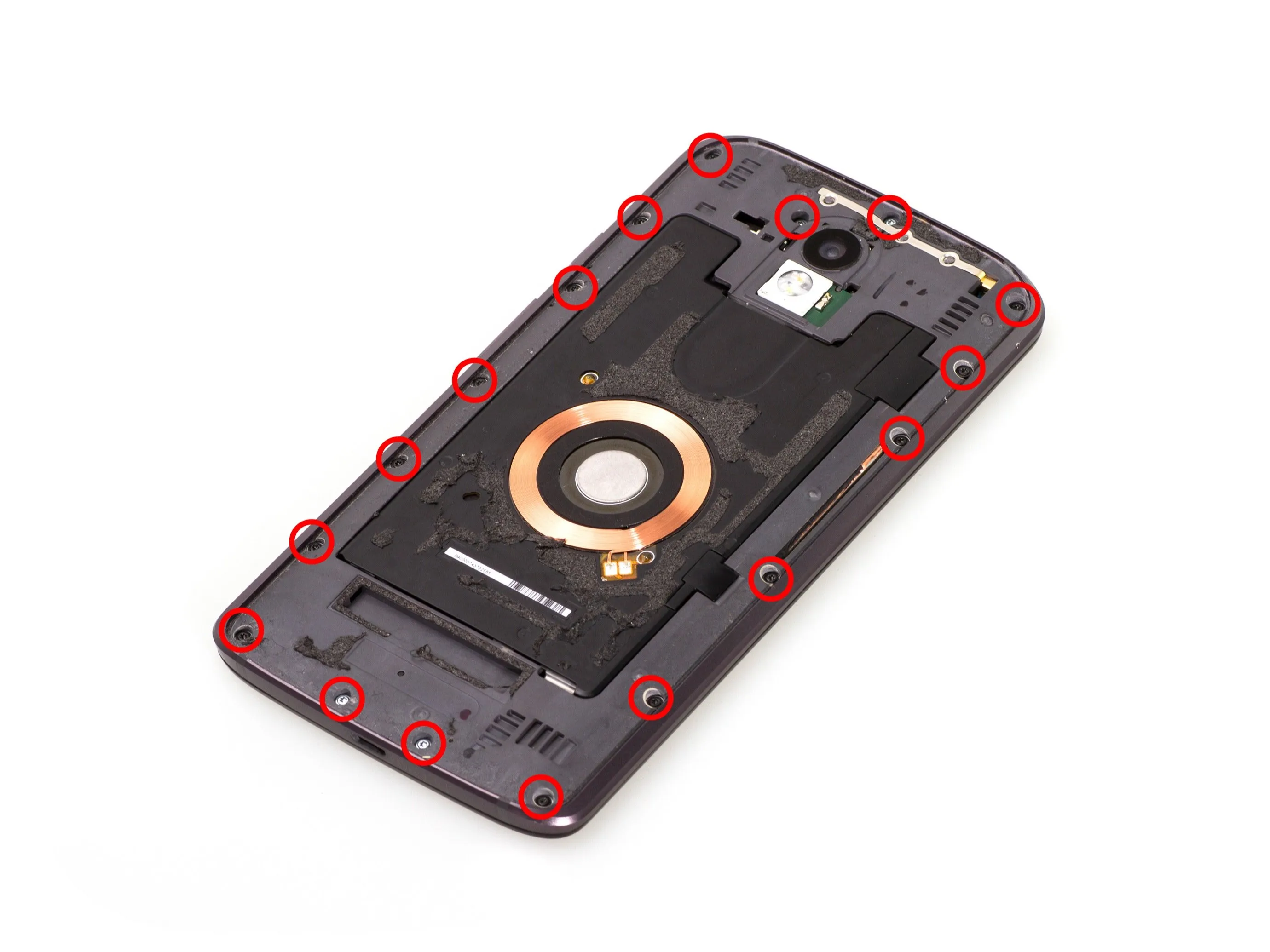 Motorola Moto X Force Teardown, Снятие средней рамки.: шаг 4, изображение 1 из 3