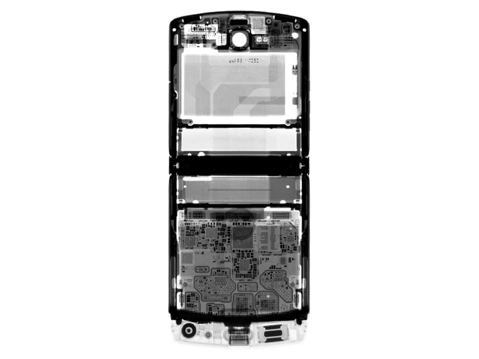 Motorola Razr Teardown: шаг 2, изображение 2 из 3