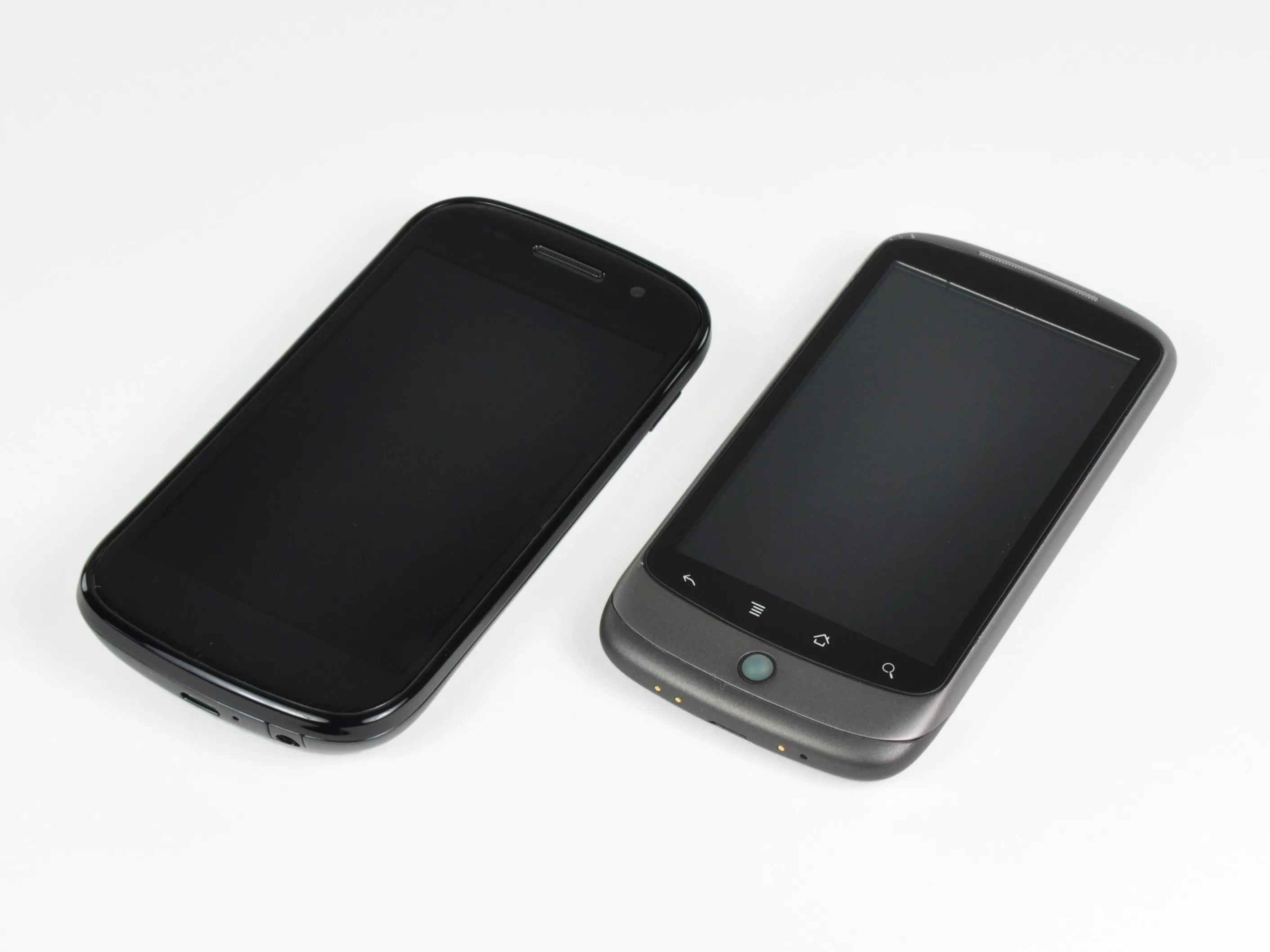 Разборка Nexus S: шаг 2, изображение 1 из 2