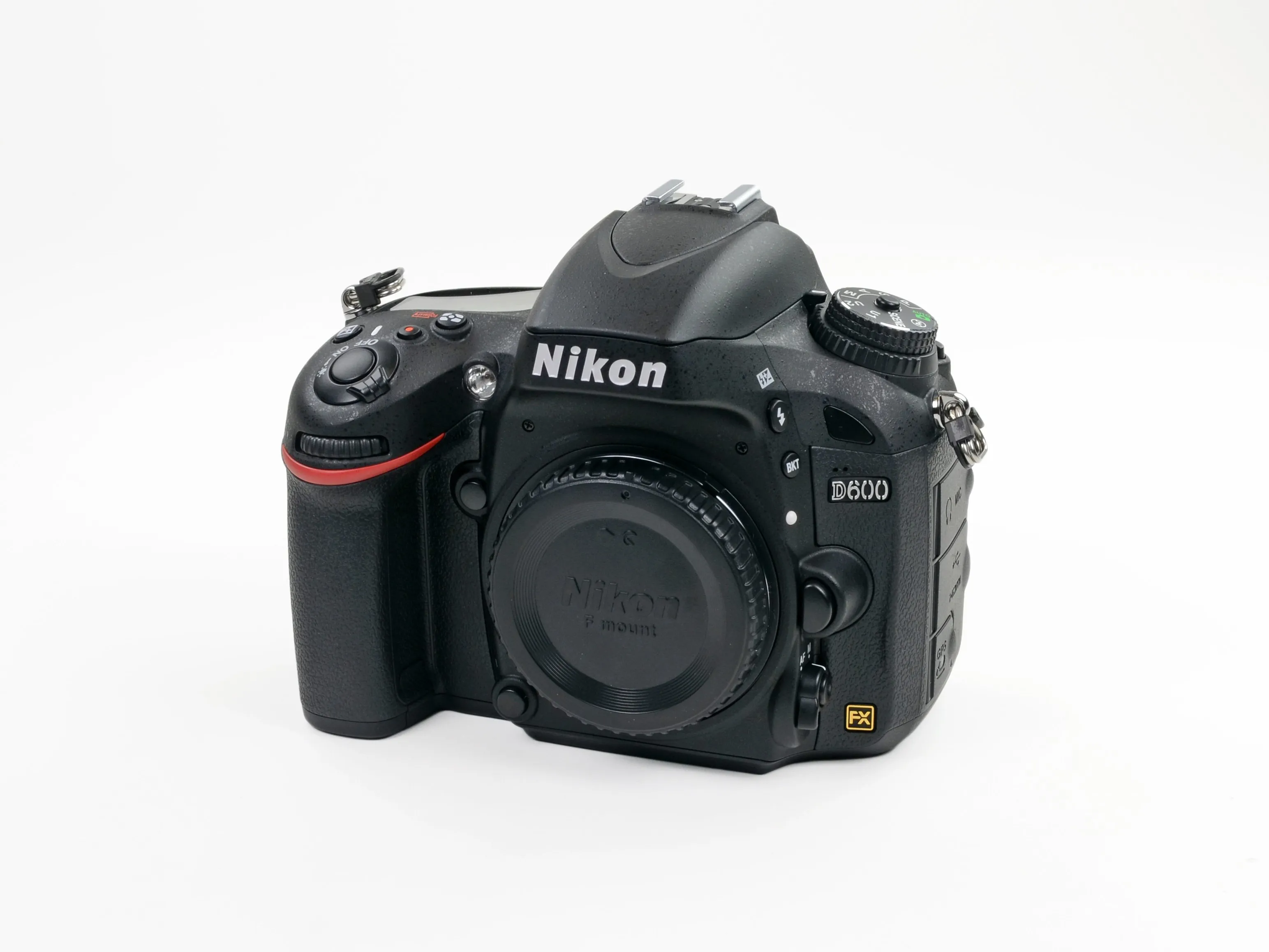 Nikon D600 Teardown, разборка Nikon D600: шаг 1, изображение 1 из 2