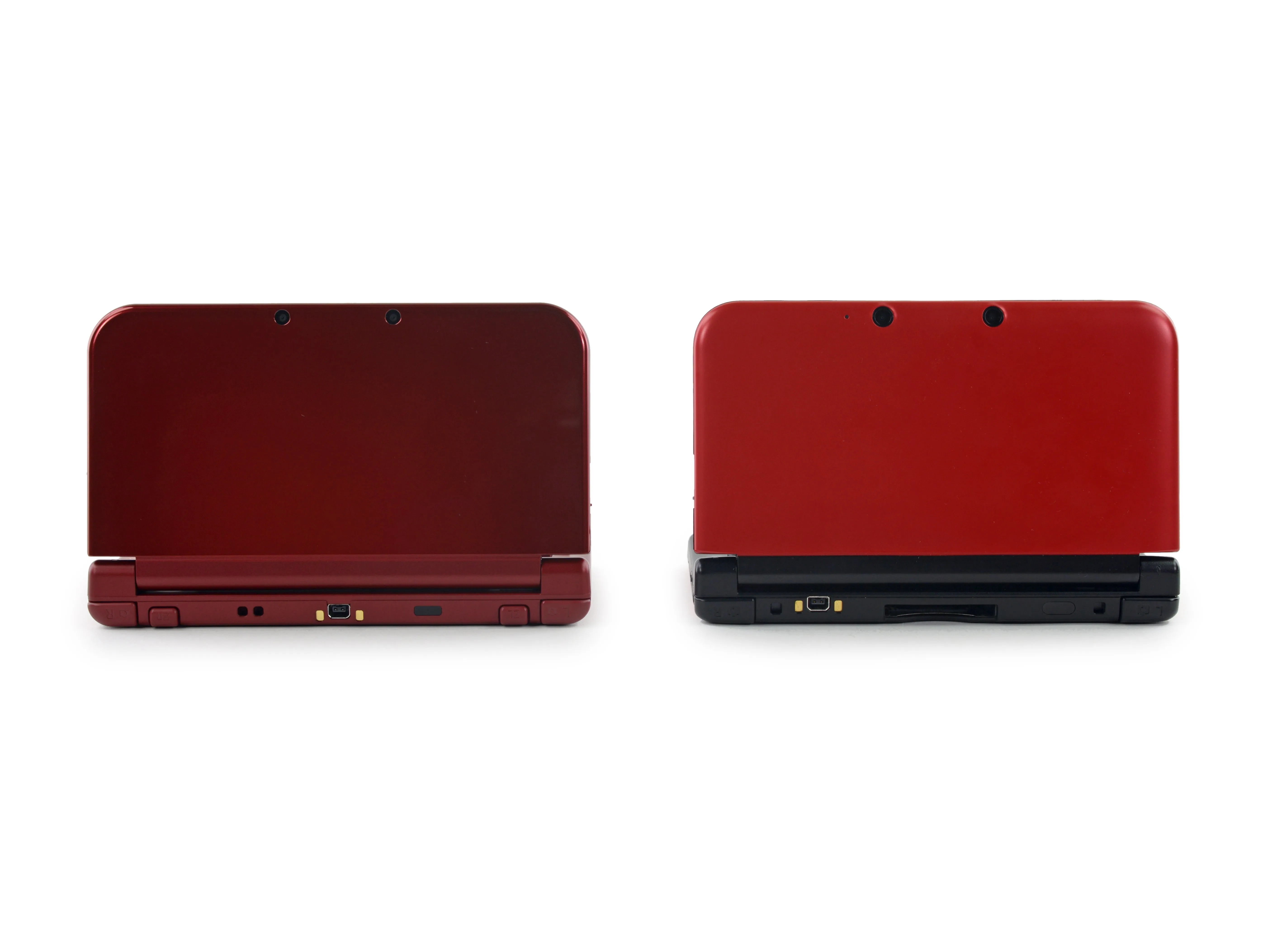 Разборка Nintendo 3DS XL 2015: шаг 3, изображение 2 из 3