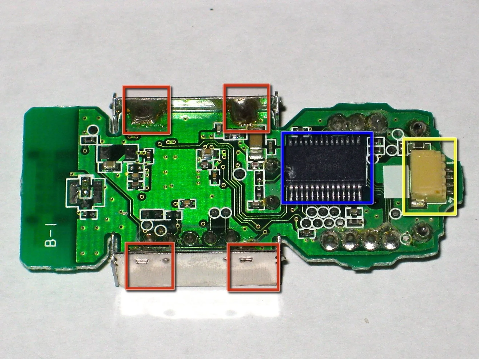 Разборка приемника беспроводного контроллера Nintendo WaveBird: шаг 6, изображение 1 из 1