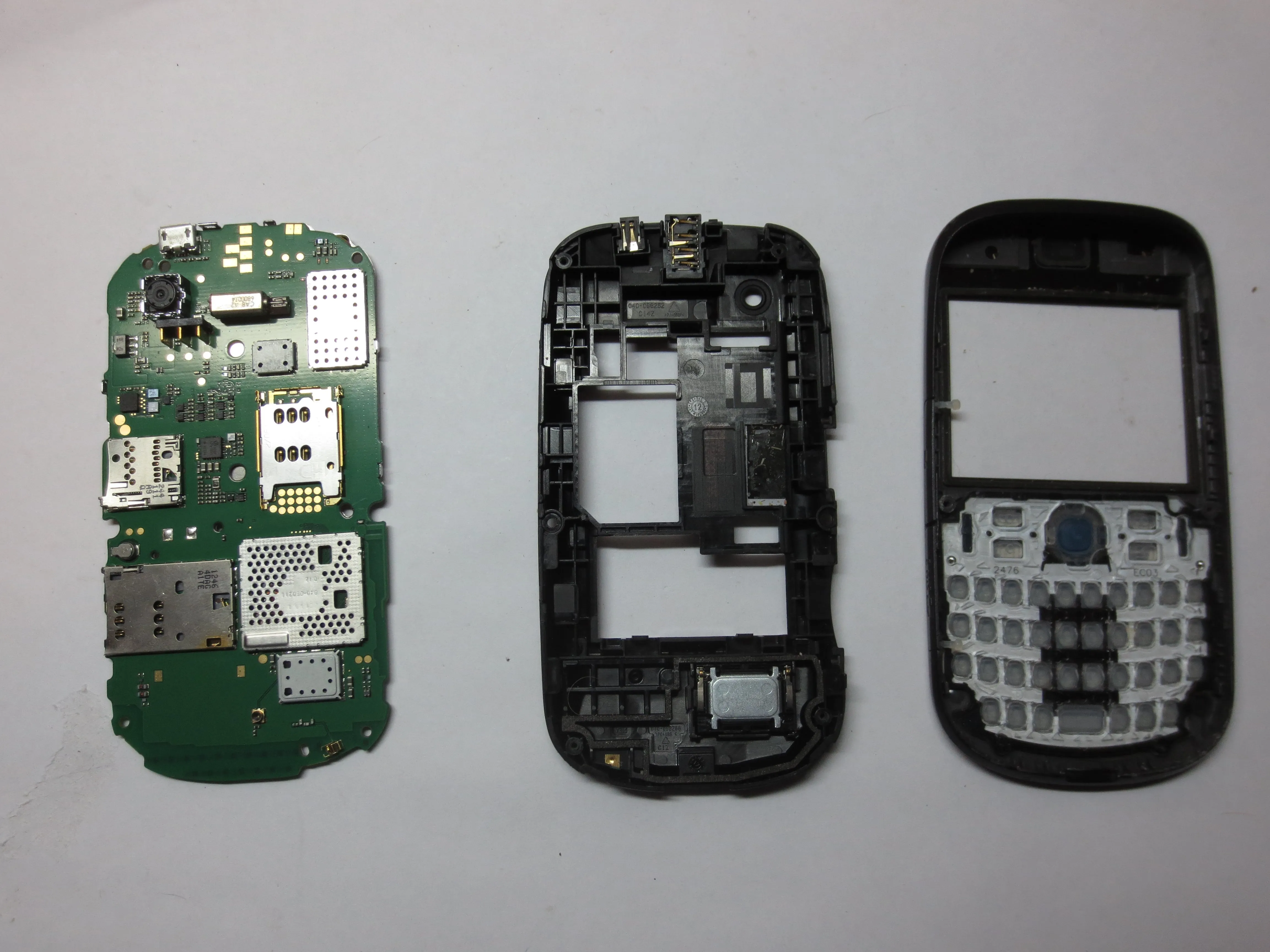 Nokia Asha 200 Teardown: шаг 3, изображение 3 из 3