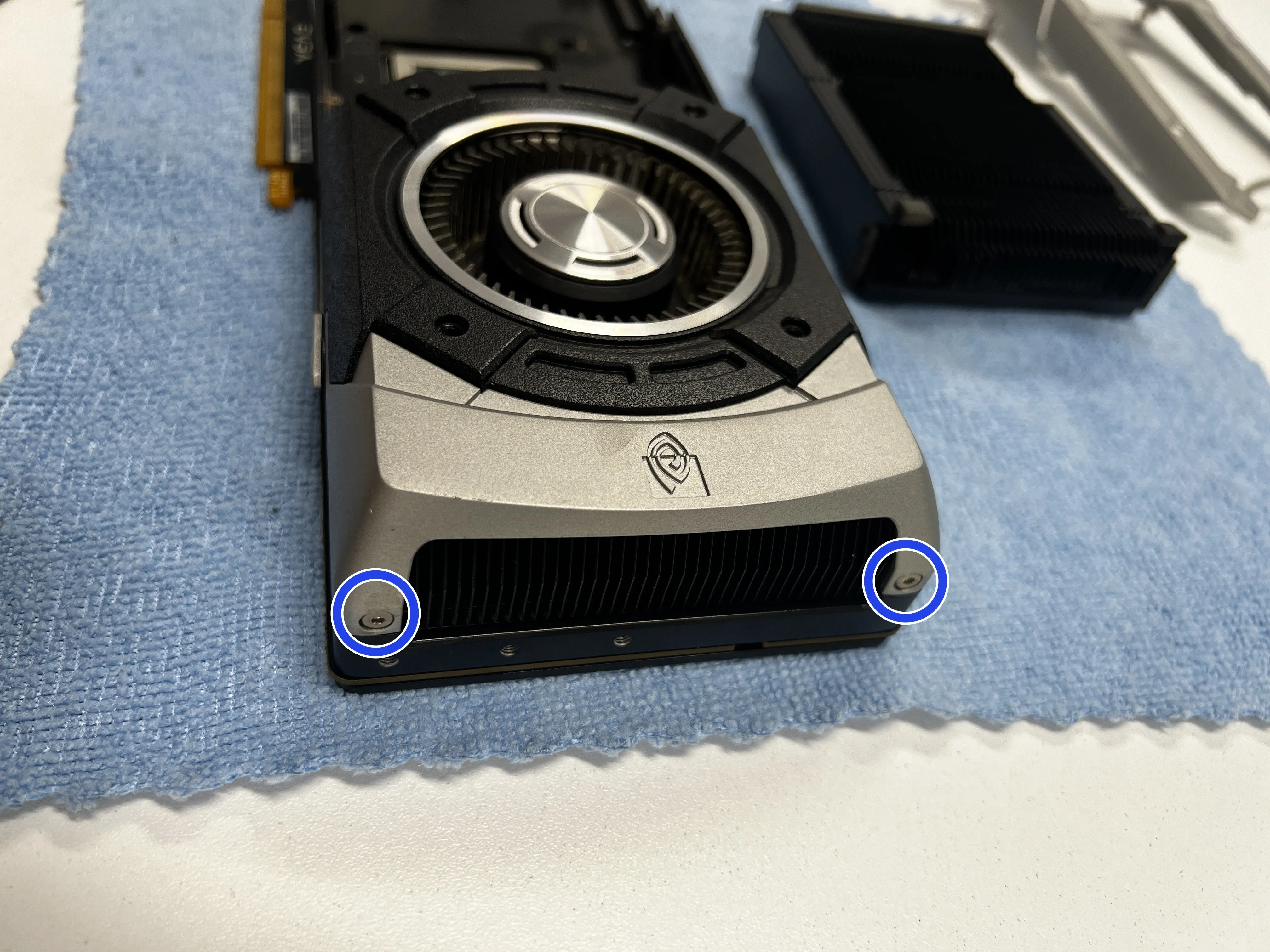 NVIDIA GTX 980 Founder's Edition Teardown, Removing the fan cover: step 6, image 2 of 3