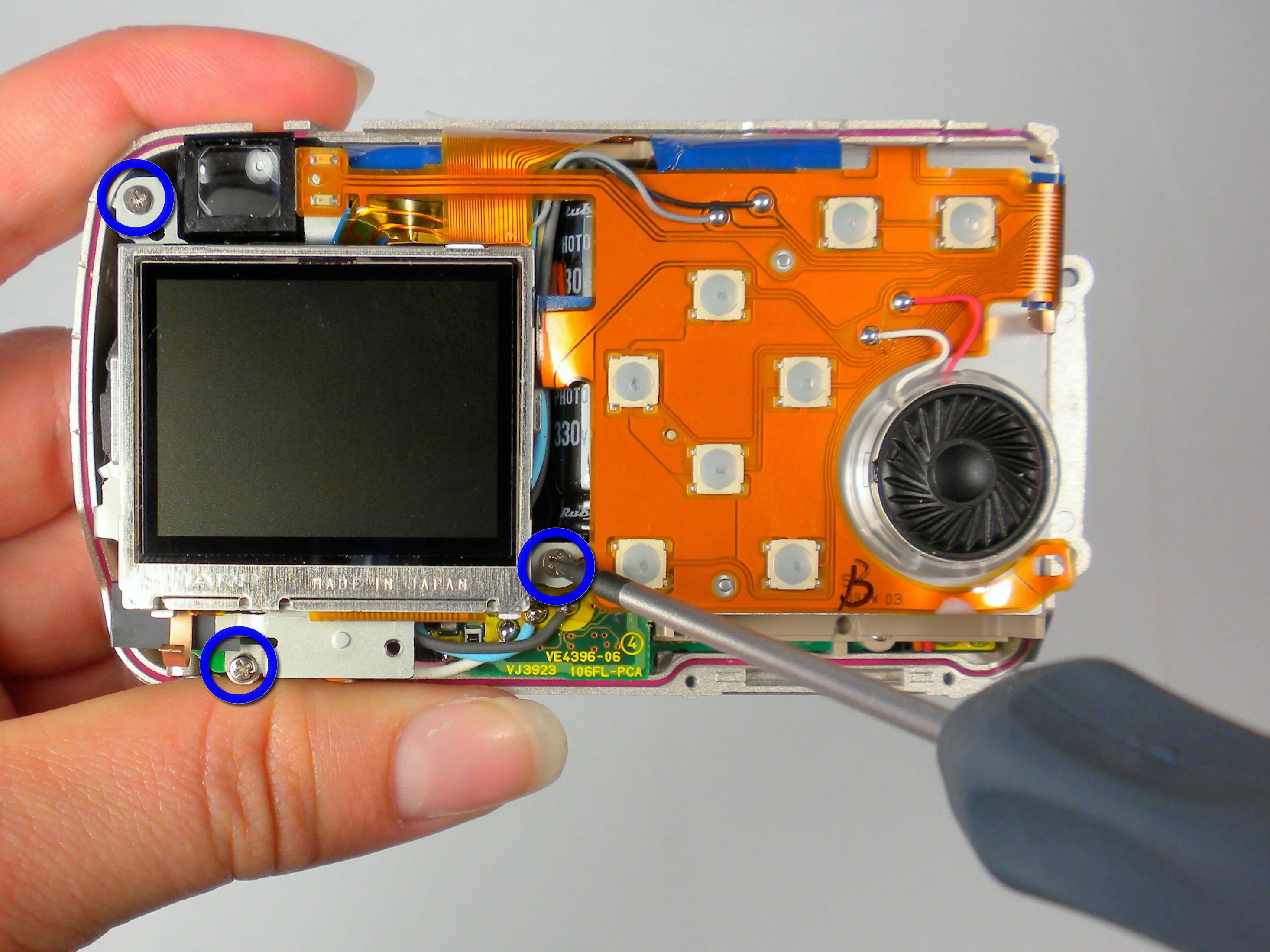 Olympus Stylus 410 Teardown: шаг 10, изображение 1 из 1