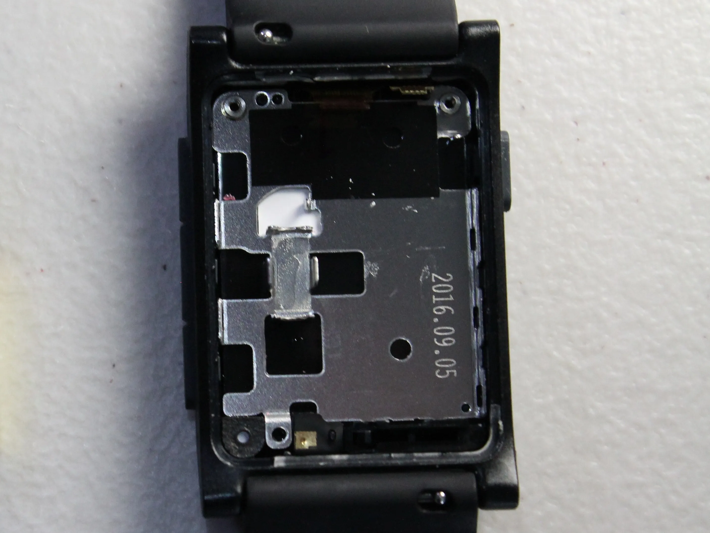 Pebble 2 (SE) Teardown: шаг 7, изображение 1 из 3