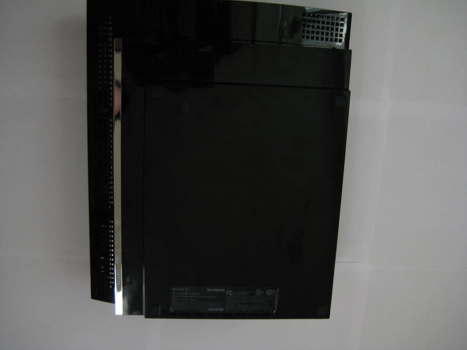 Разборка PlayStation 3, разборка PlayStation 3: шаг 1, изображение 2 из 3