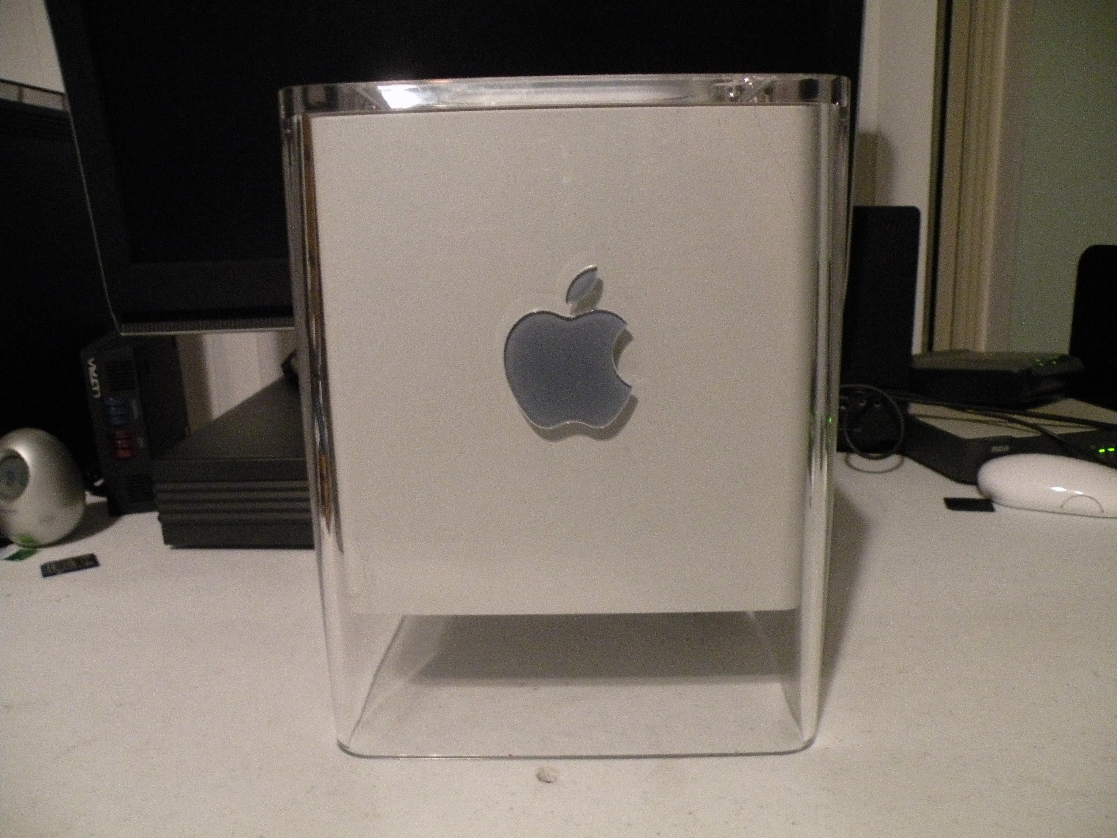 Разборка Power Mac G4 Cube