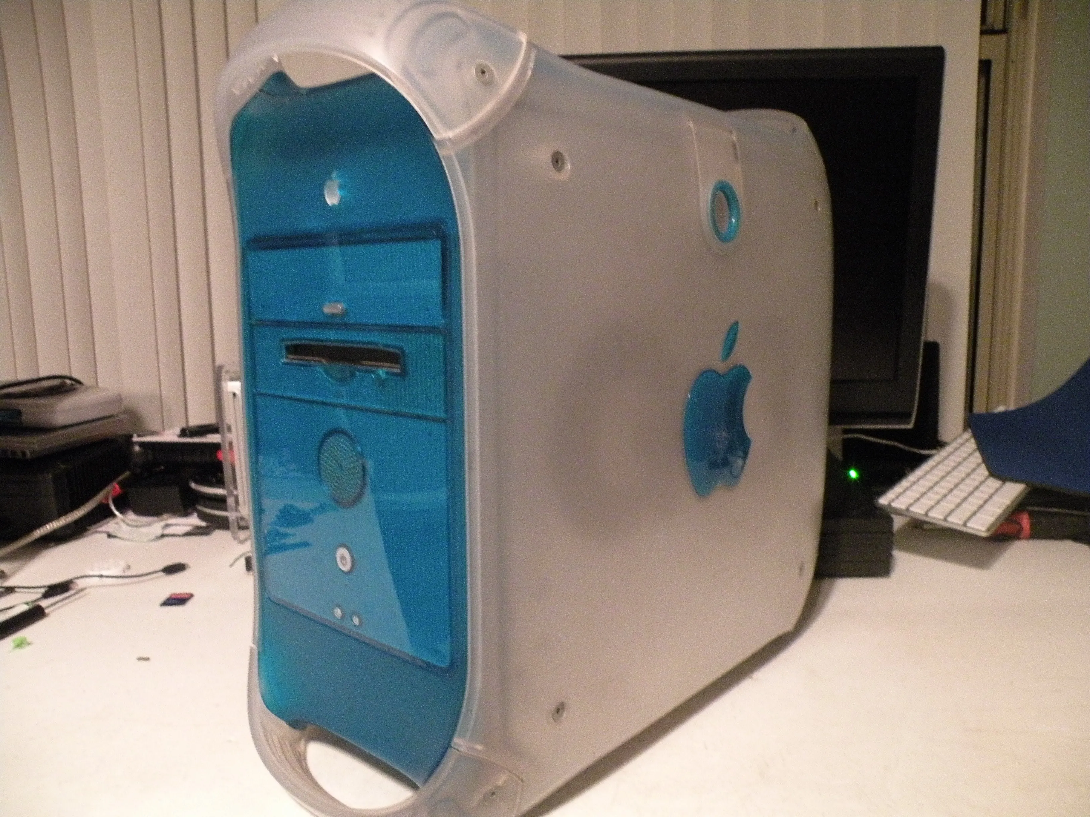 Разборка Power Macintosh G3 Blue and White