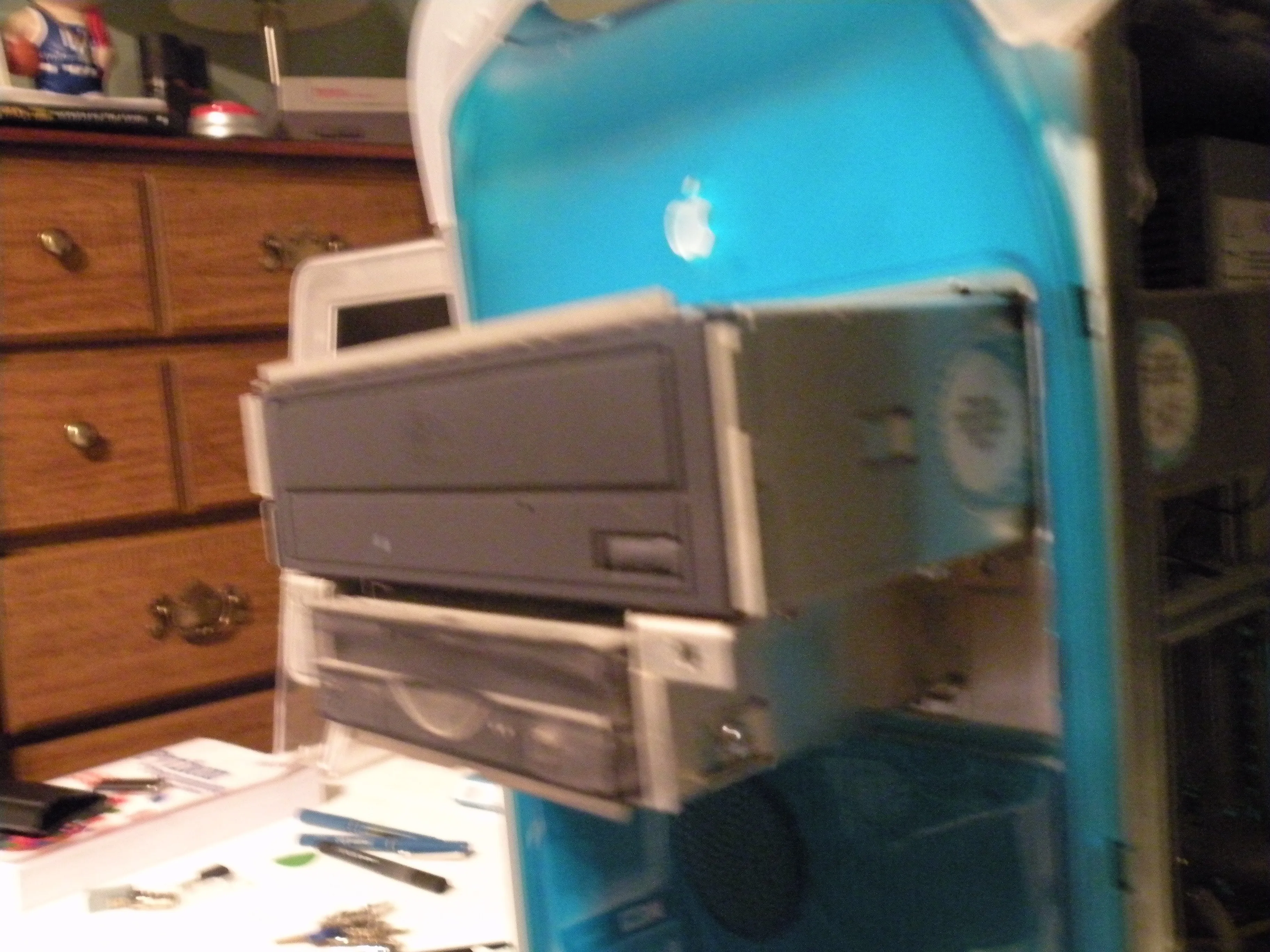 Power Macintosh G3 Blue and White Teardown: шаг 11, изображение 2 из 3