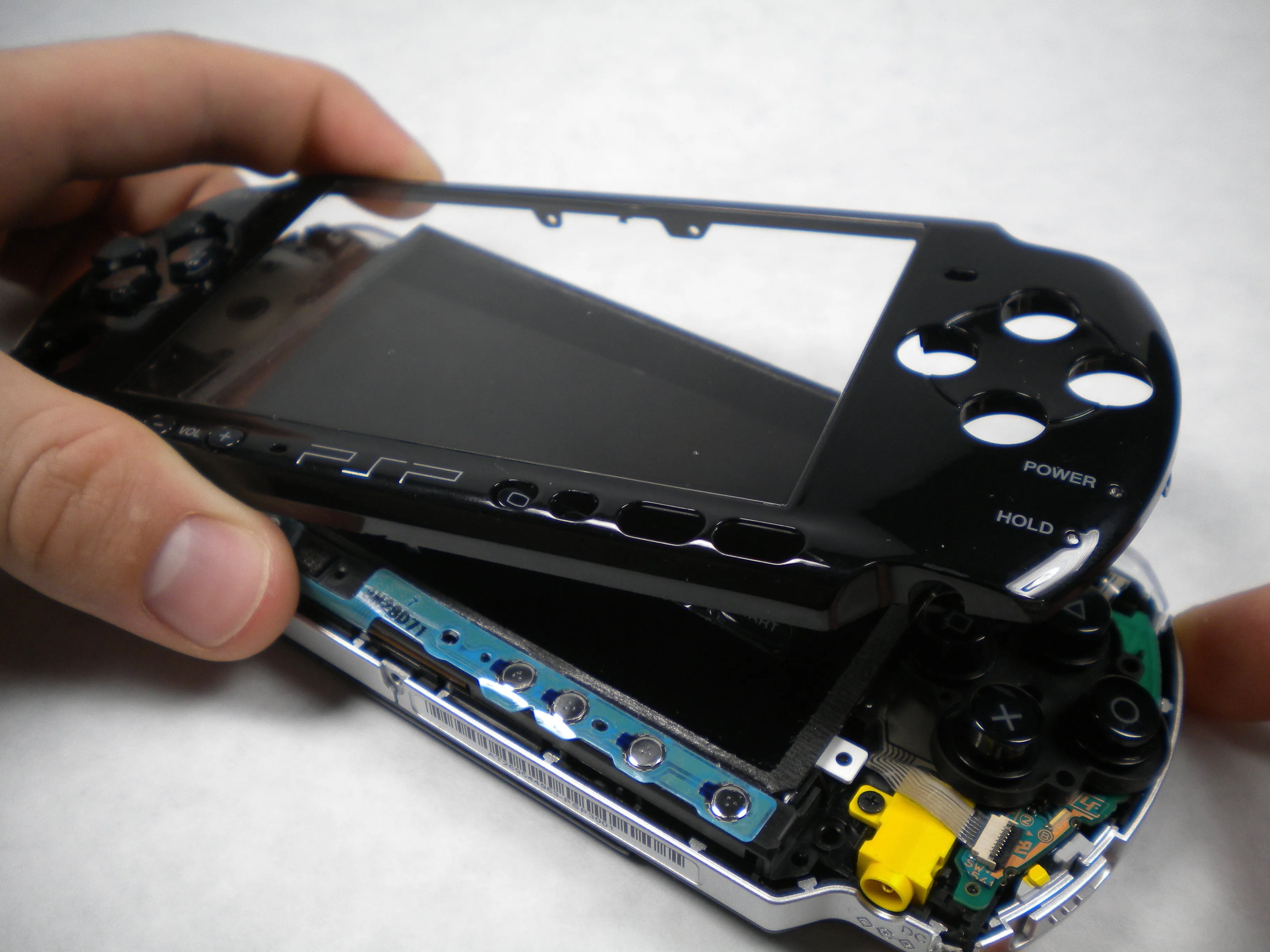 PSP 300x Teardown: шаг 5, изображение 2 из 2