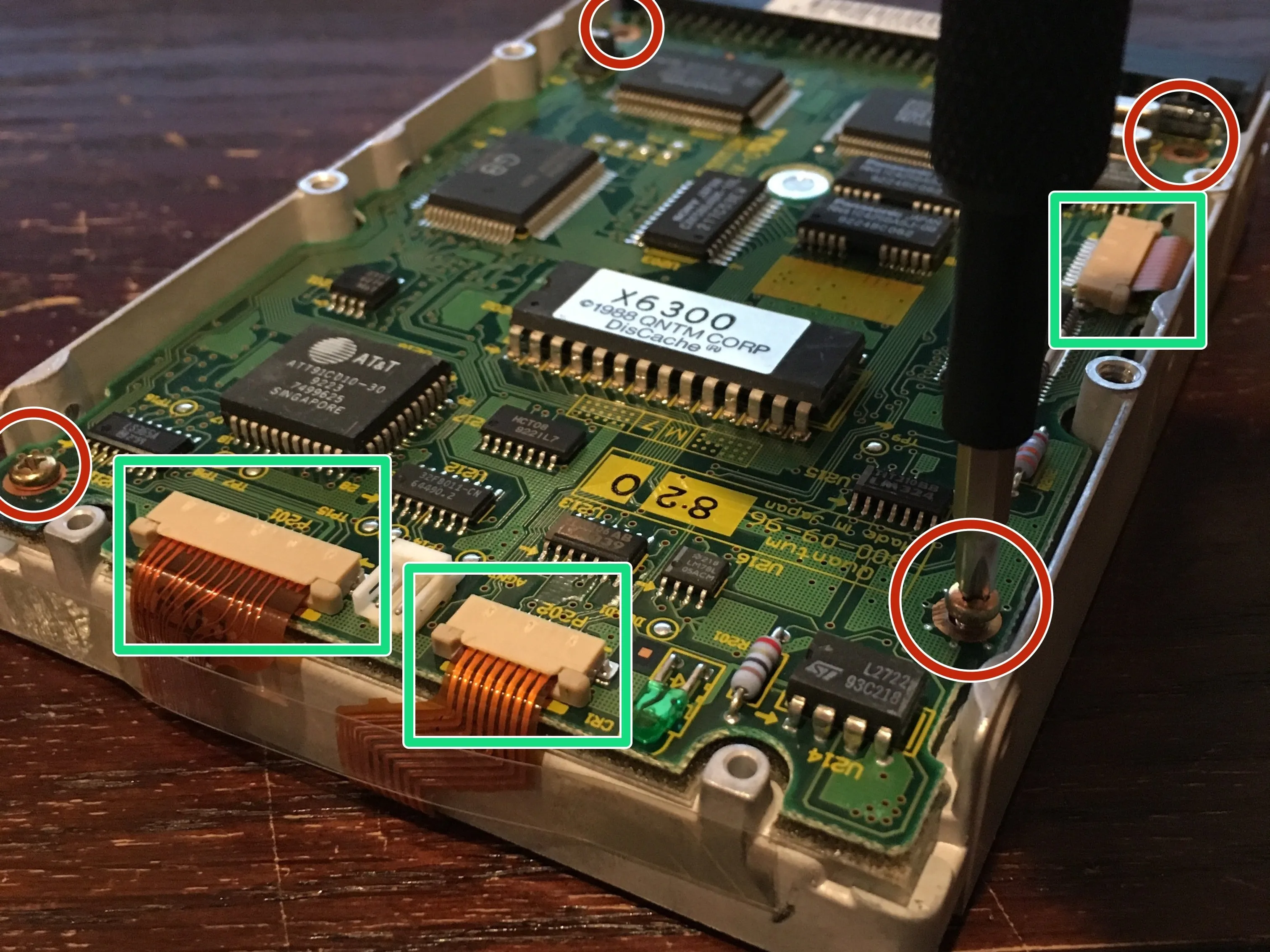 IDE жесткий диск Quantum ProDrive LPS 240MB (начало 90-х) '90s) Teardown, Remove the PCB on the Back of the Drive: step 4, image 1 of 3