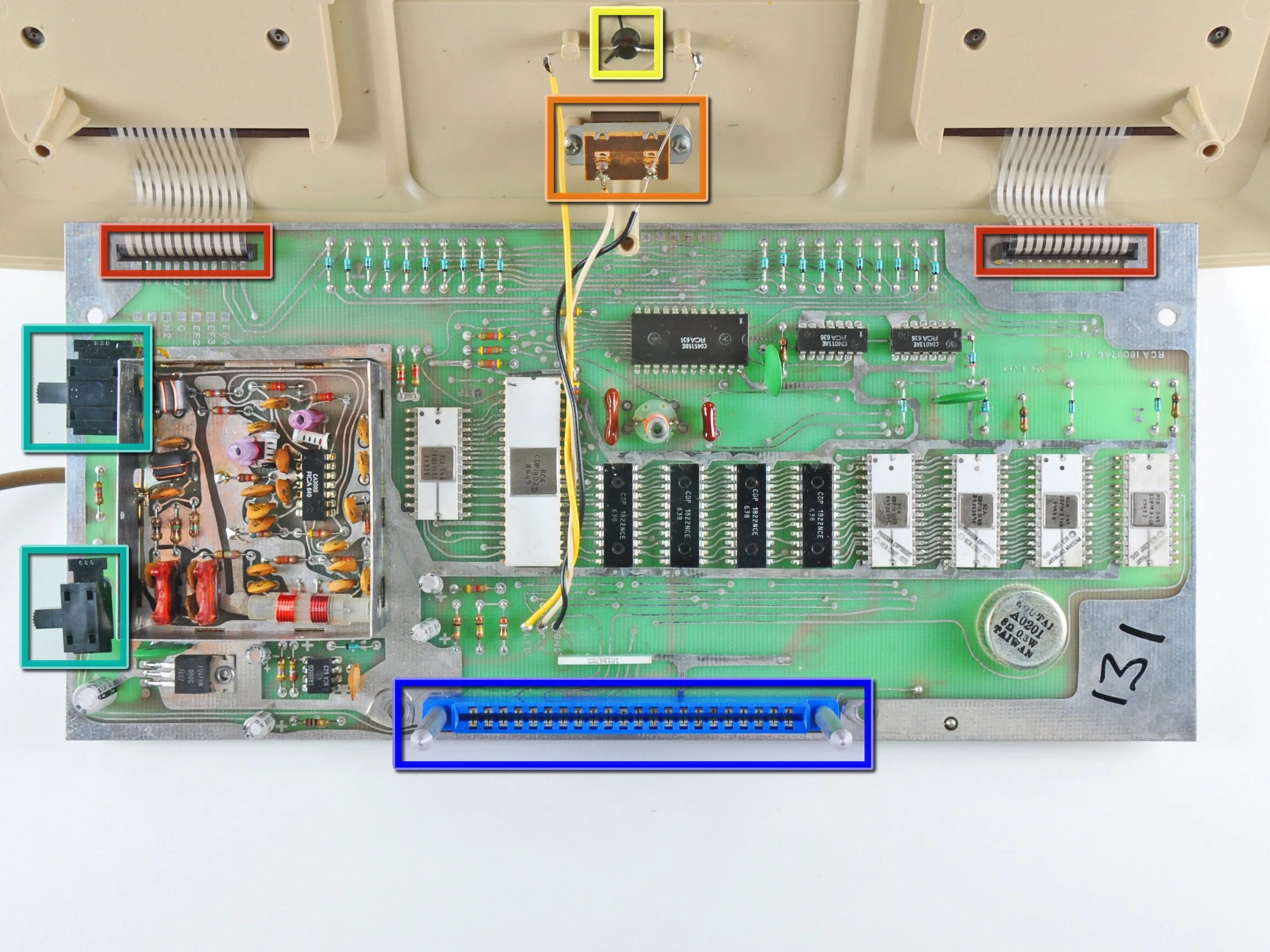 RCA Studio II Teardown: шаг 7, изображение 1 из 1