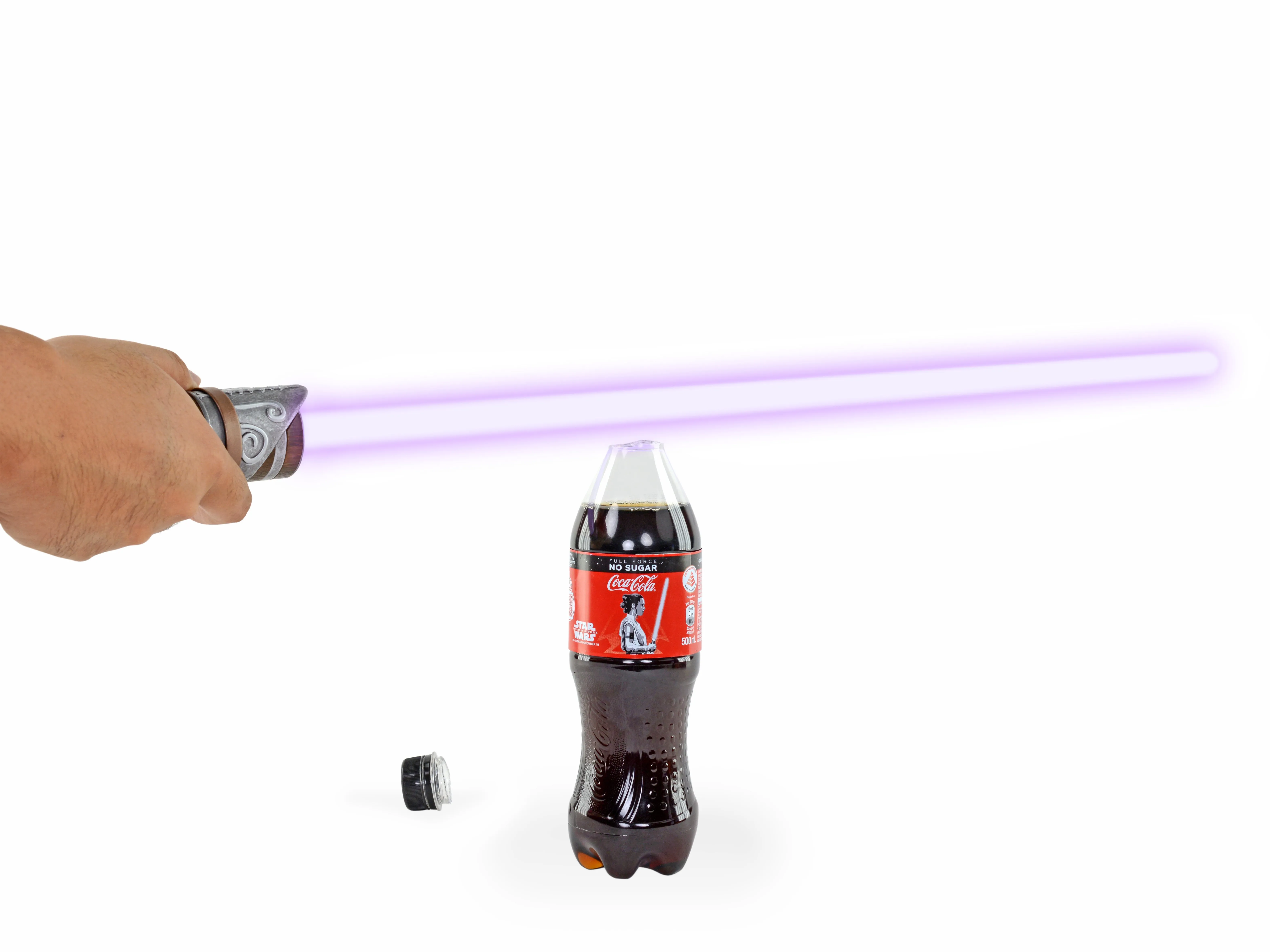 Rise of Skywalker Coca-Cola Bottle Teardown: шаг 3, изображение 2 из 3