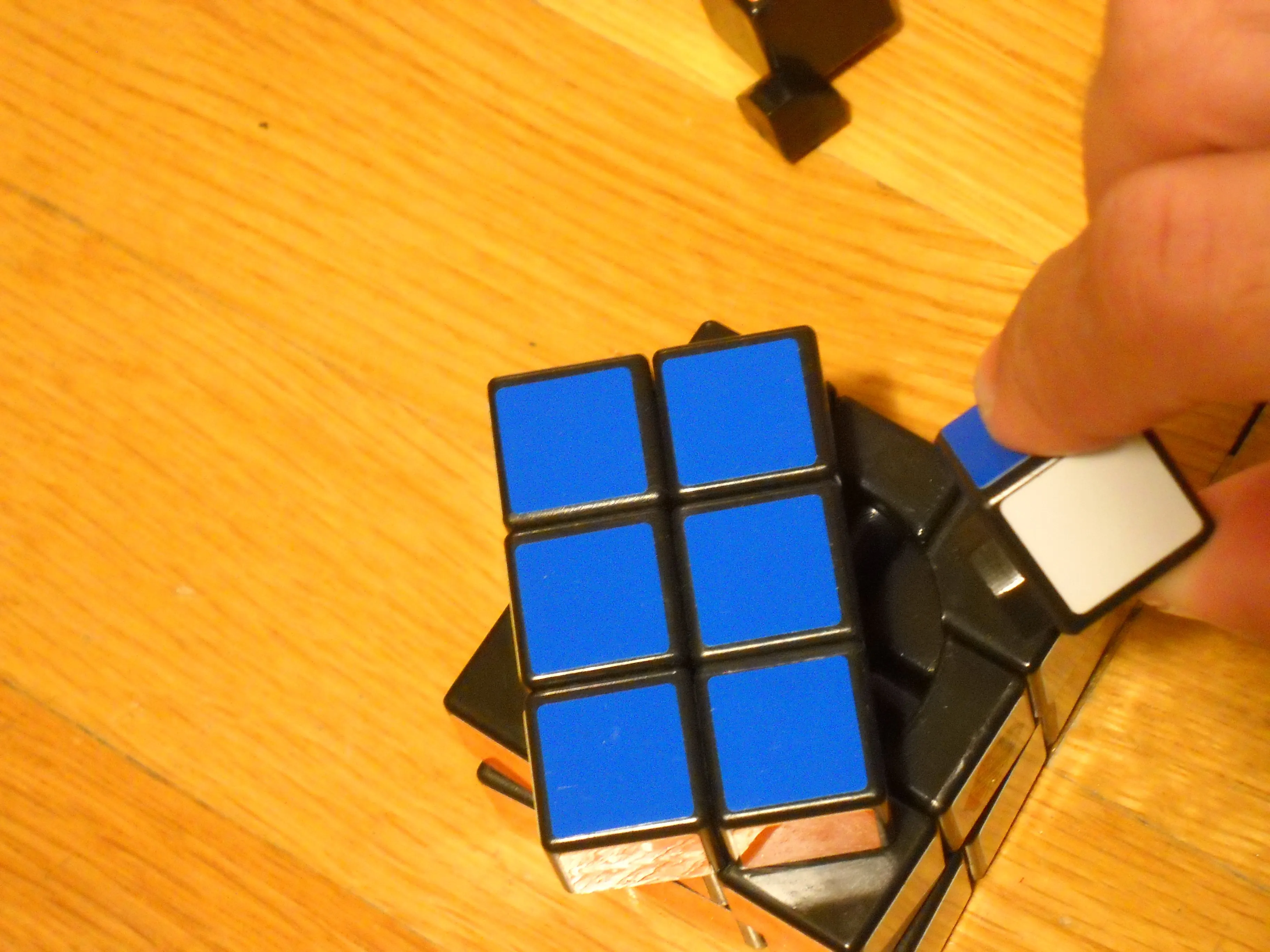 Рубик's Cube Teardown, Rubik's Cube Teardown: step 1, image 3 of 3