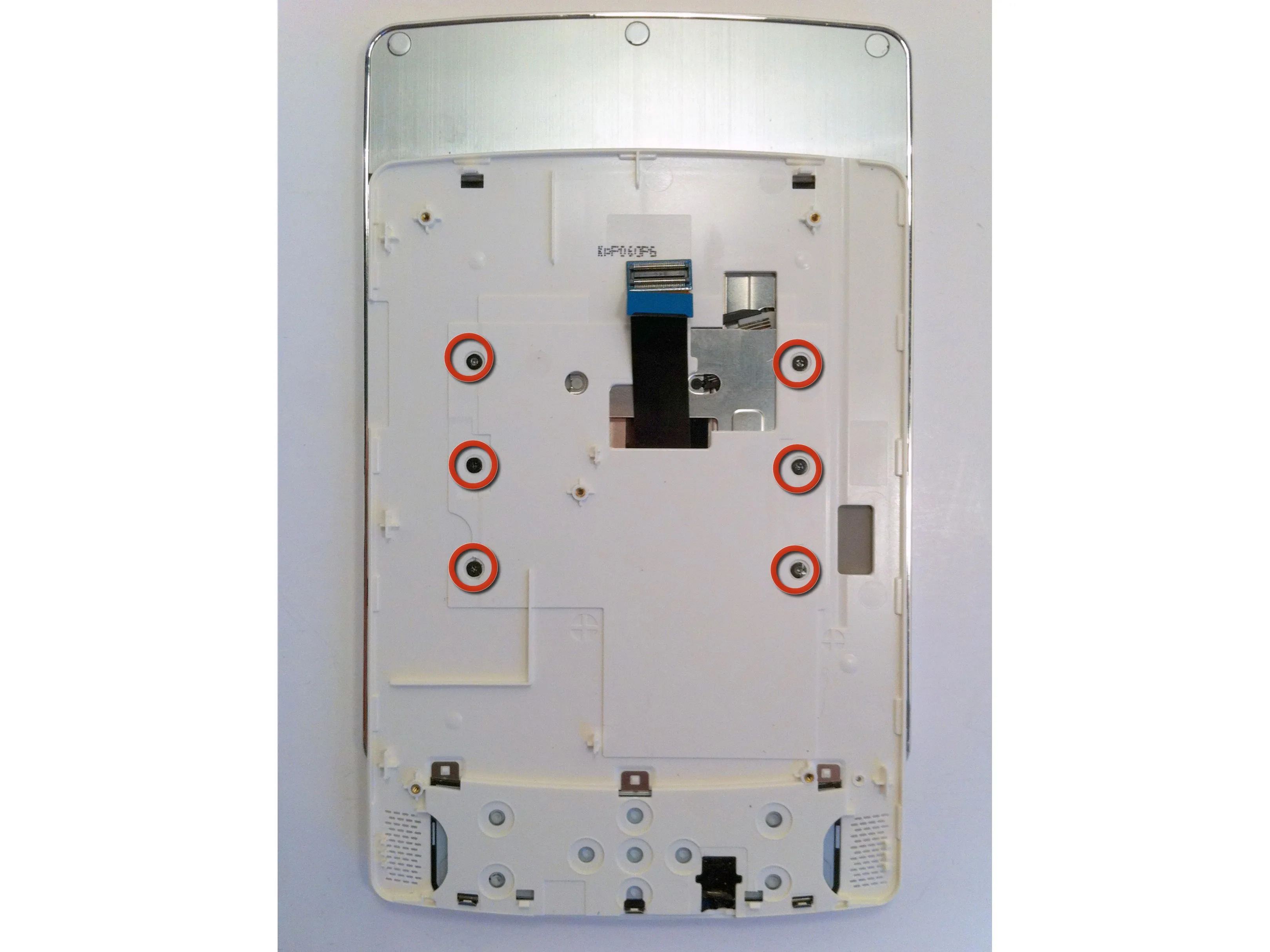 Samsung E60 eReader Teardown, Раздвижной механизм: шаг 5, изображение 1 из 2