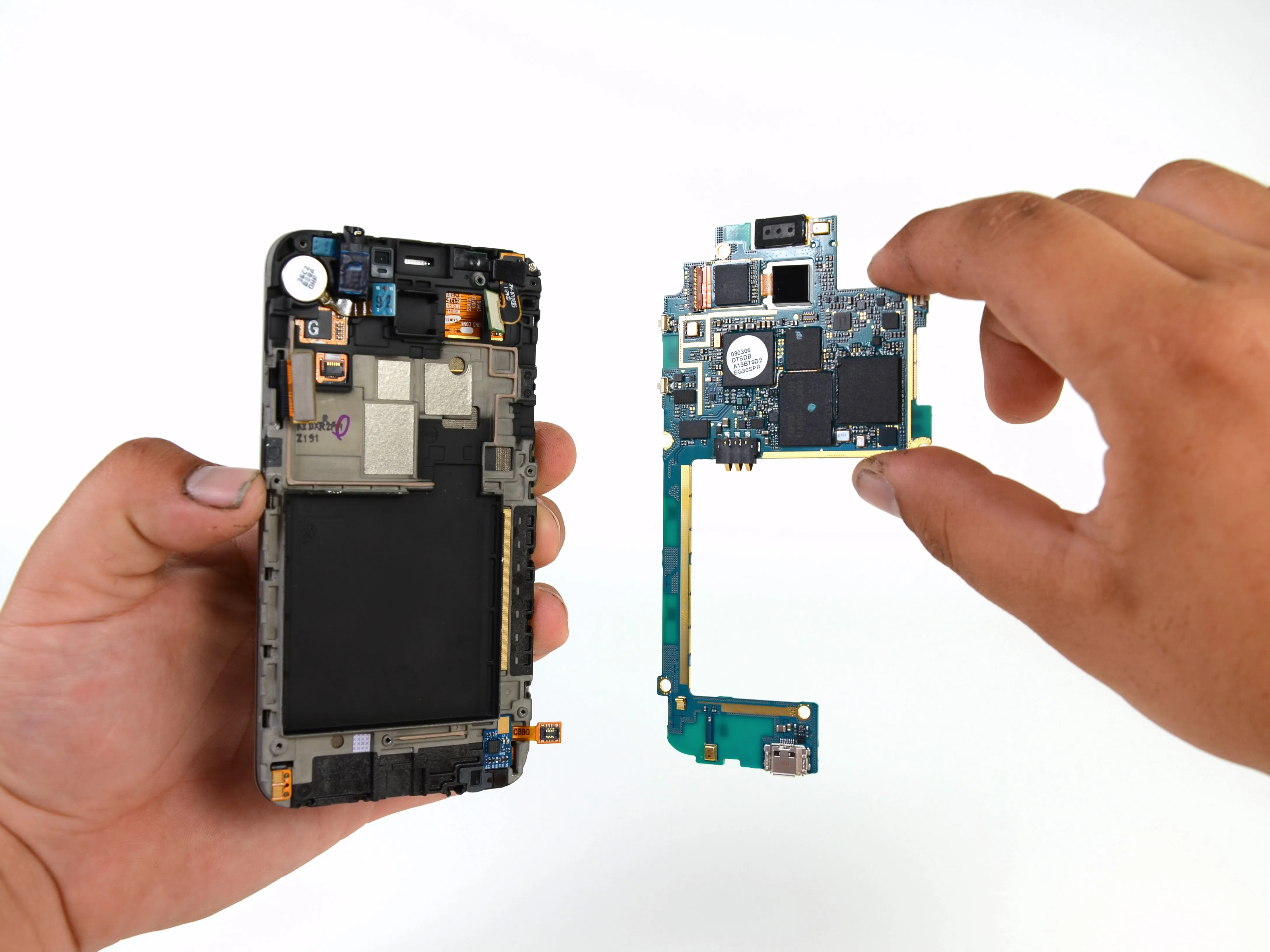 Samsung Epic 4G Touch Teardown: шаг 6, изображение 2 из 2