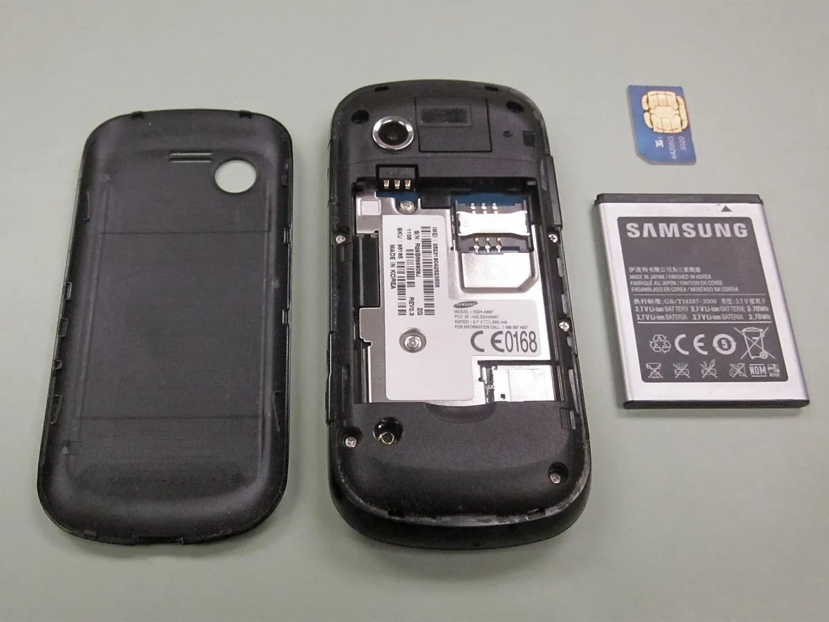 Разбор Samsung Evergreen SGH-A667: шаг 3, изображение 1 из 2