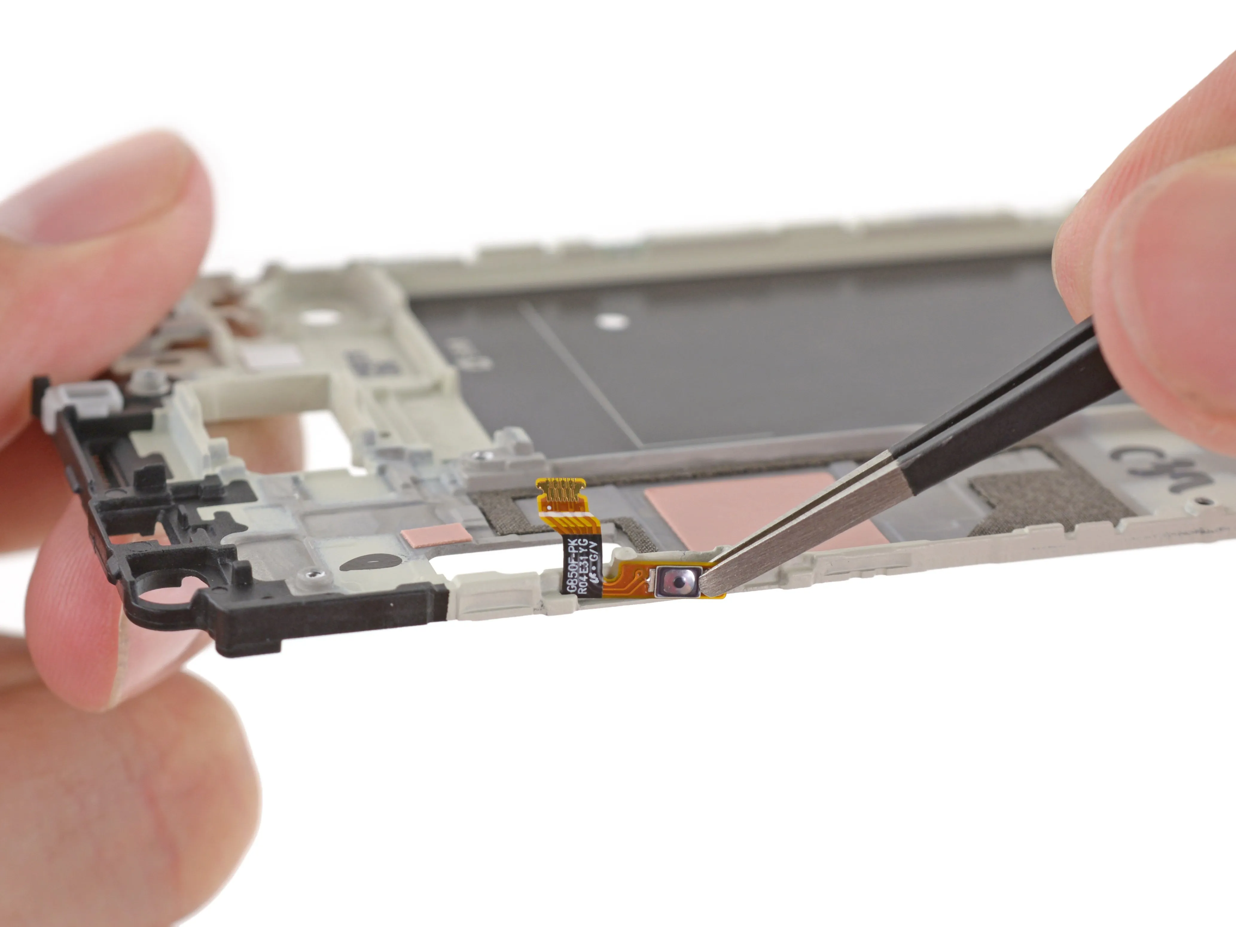 Samsung Galaxy Alpha Teardown: шаг 20, изображение 2 из 3