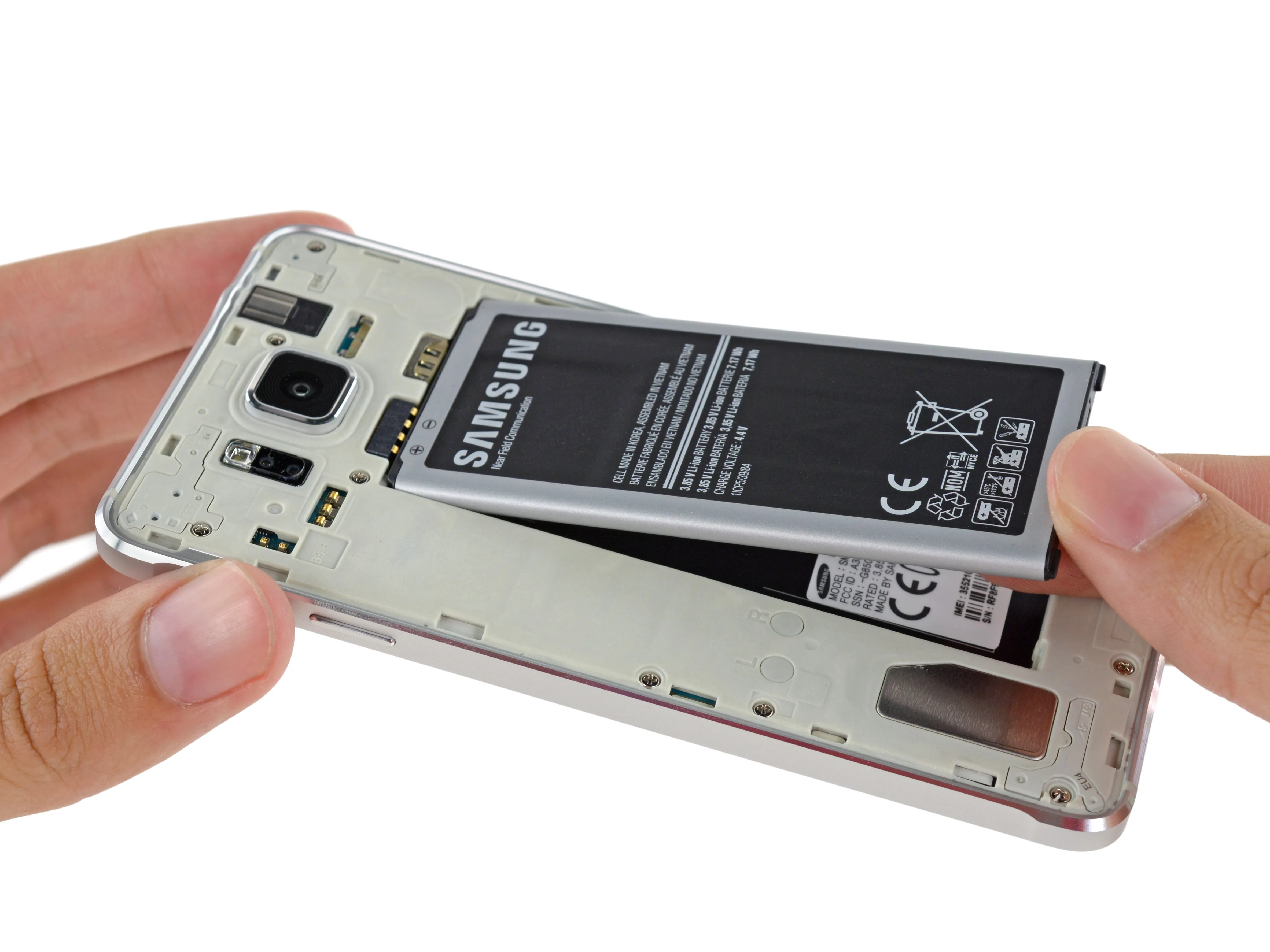 Samsung Galaxy Alpha Teardown: шаг 6, изображение 1 из 3