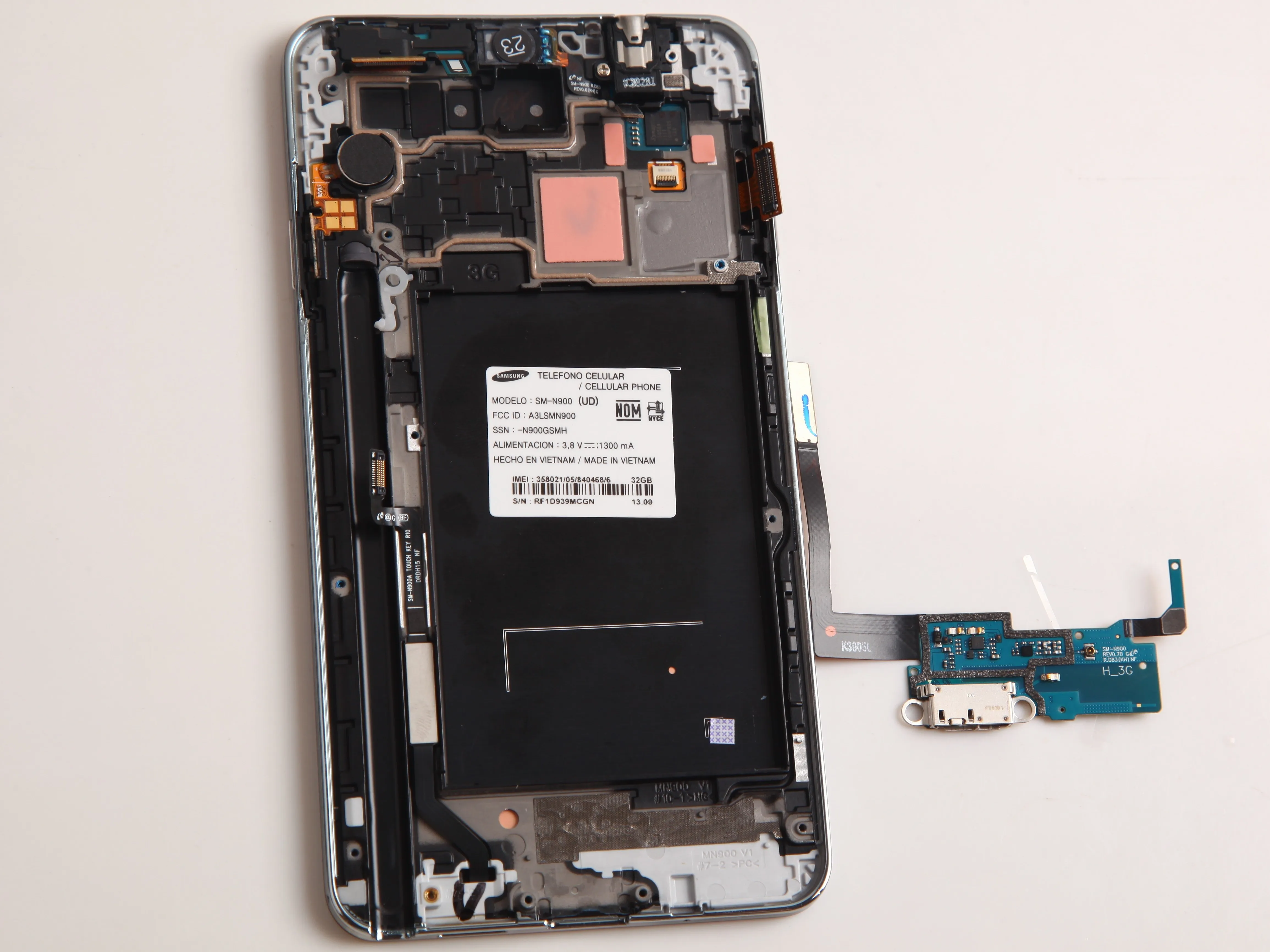 Samsung Galaxy Note 3 Teardown: шаг 7, изображение 2 из 2