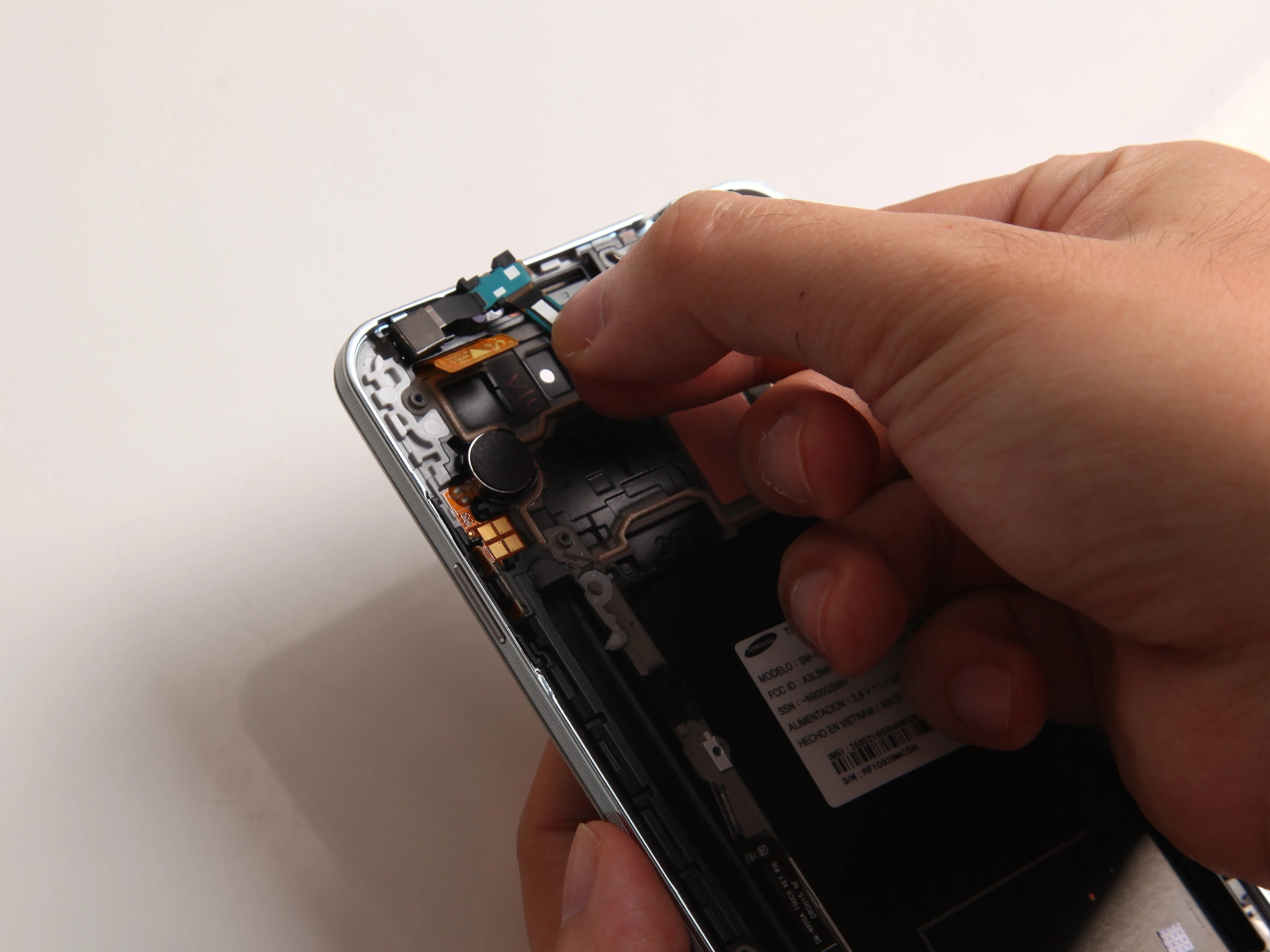 Samsung Galaxy Note 3 Teardown: шаг 9, изображение 2 из 2