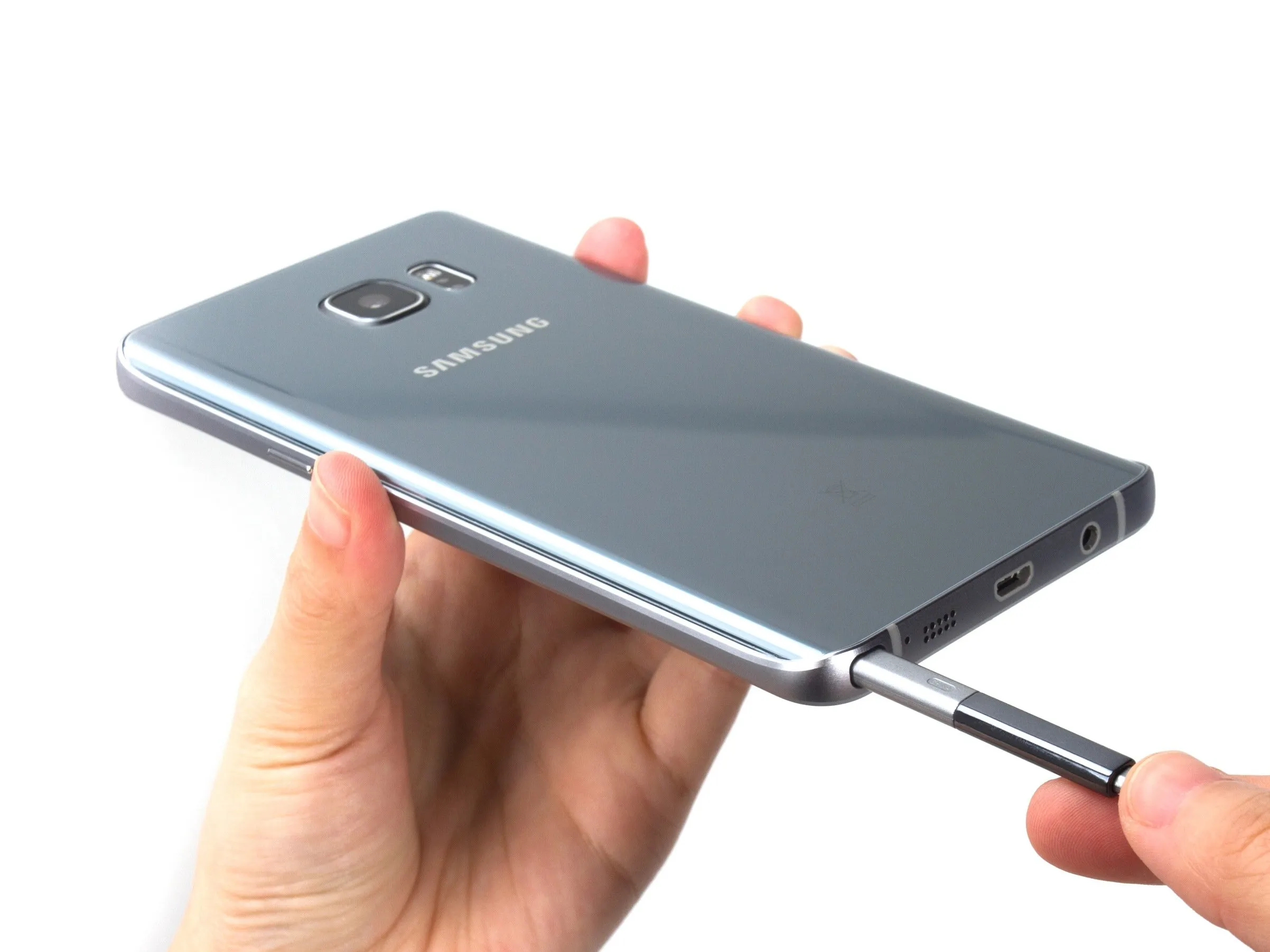 Samsung Galaxy Note5 Teardown: шаг 2, изображение 3 из 3