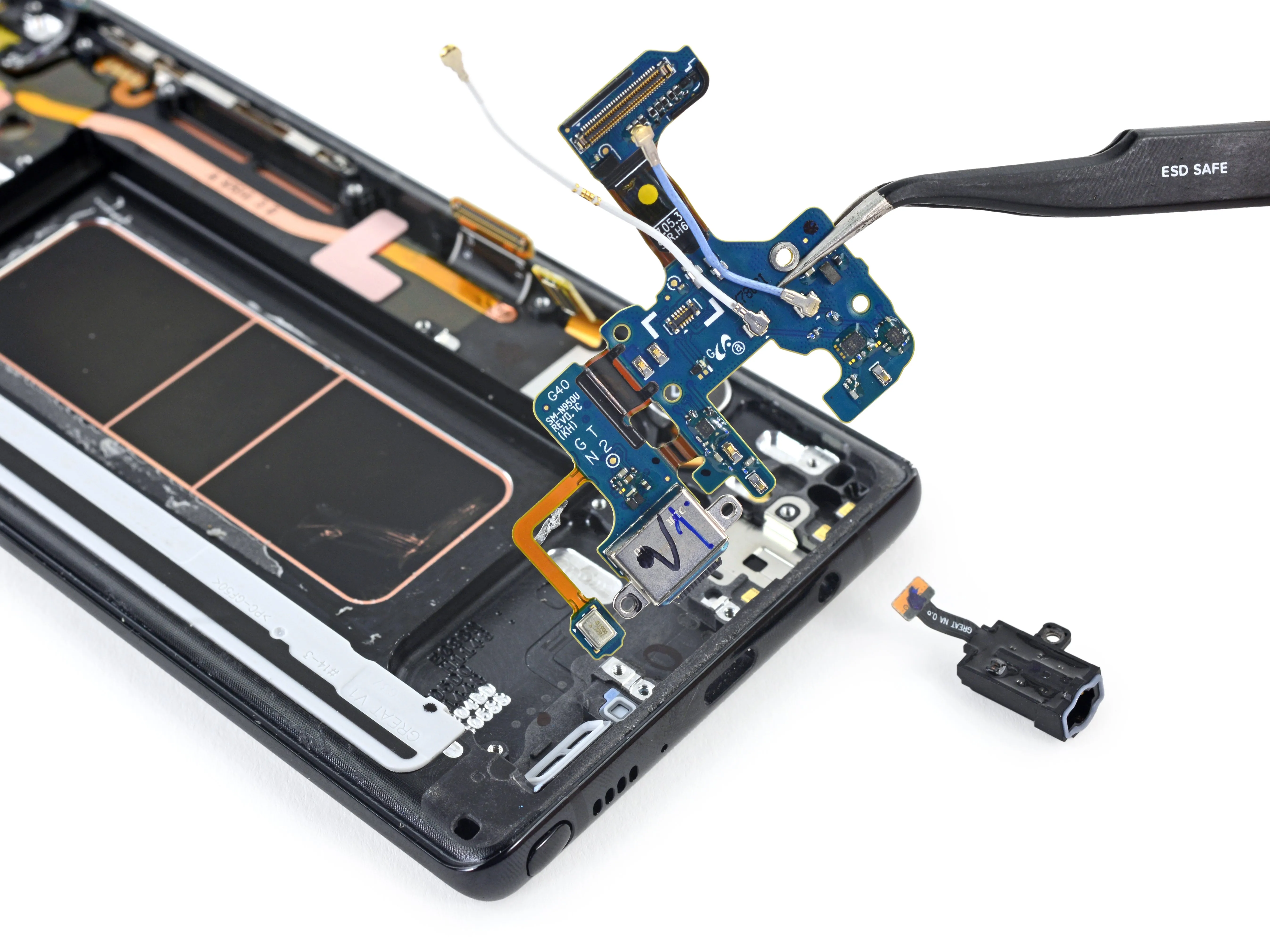 Samsung Galaxy Note8 Teardown: шаг 13, изображение 1 из 3