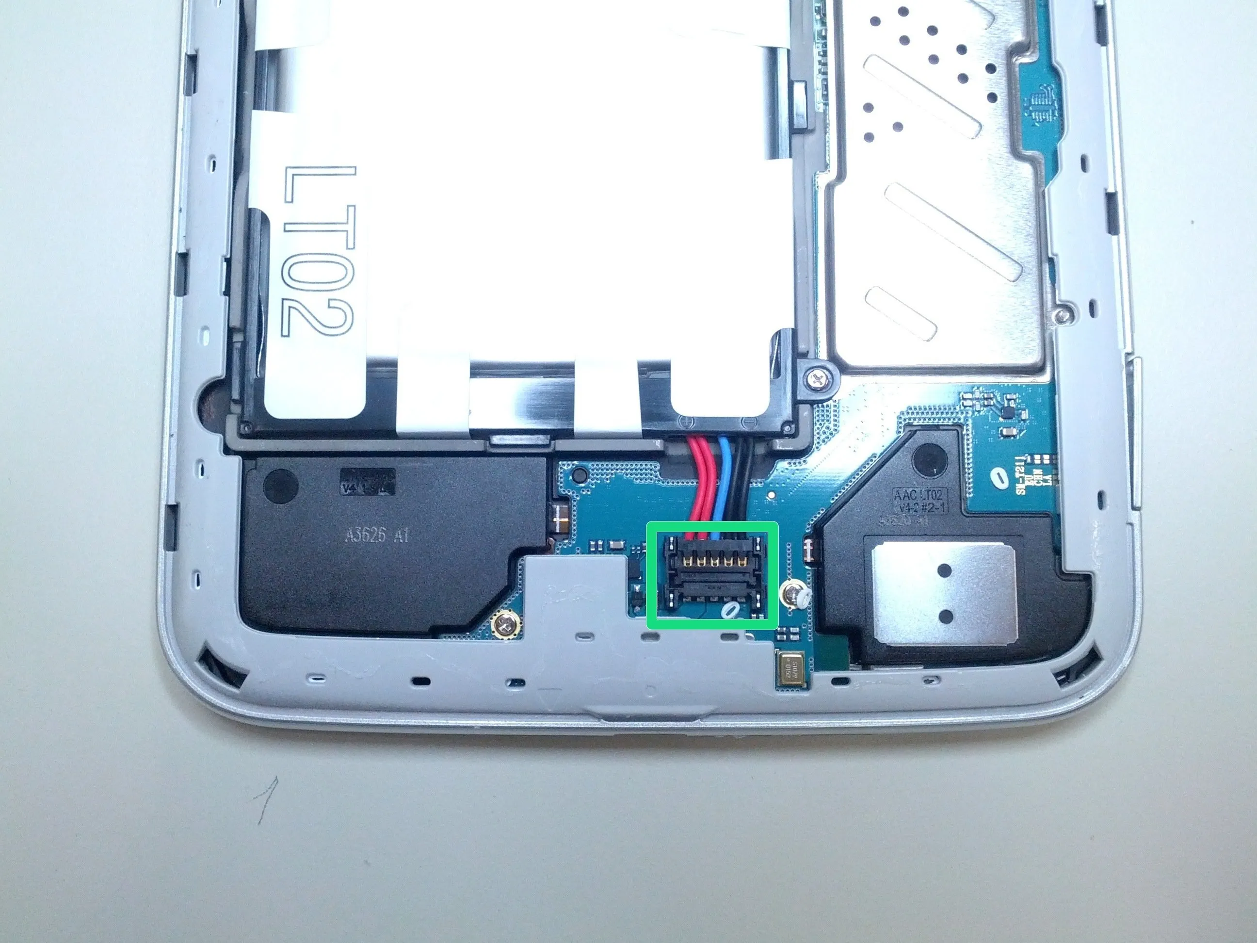 Samsung Galaxy Tab 3 7.0 3G Teardown: шаг 2, изображение 1 из 3