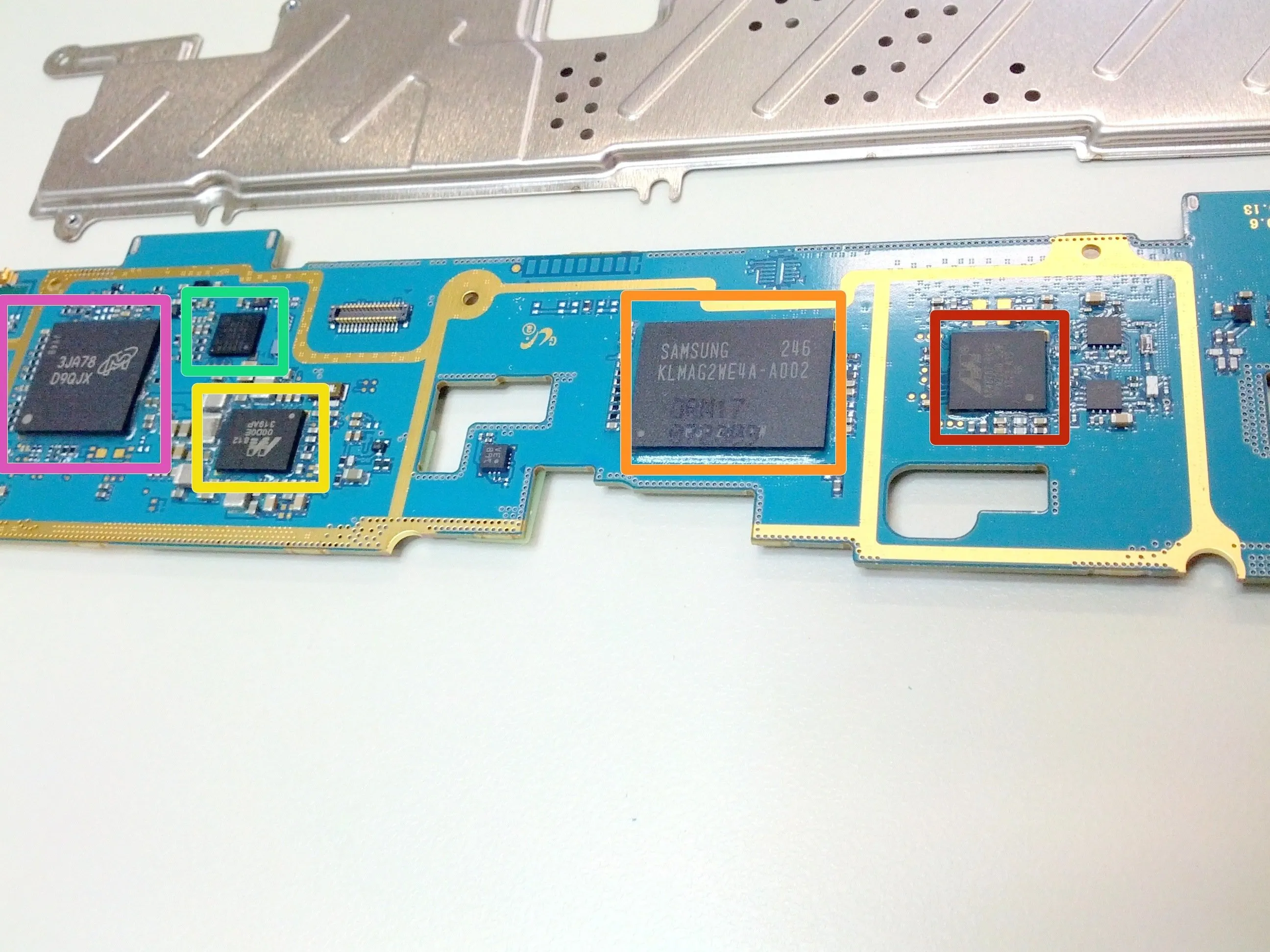 Samsung Galaxy Tab 3 7.0 3G Teardown: шаг 6, изображение 3 из 3