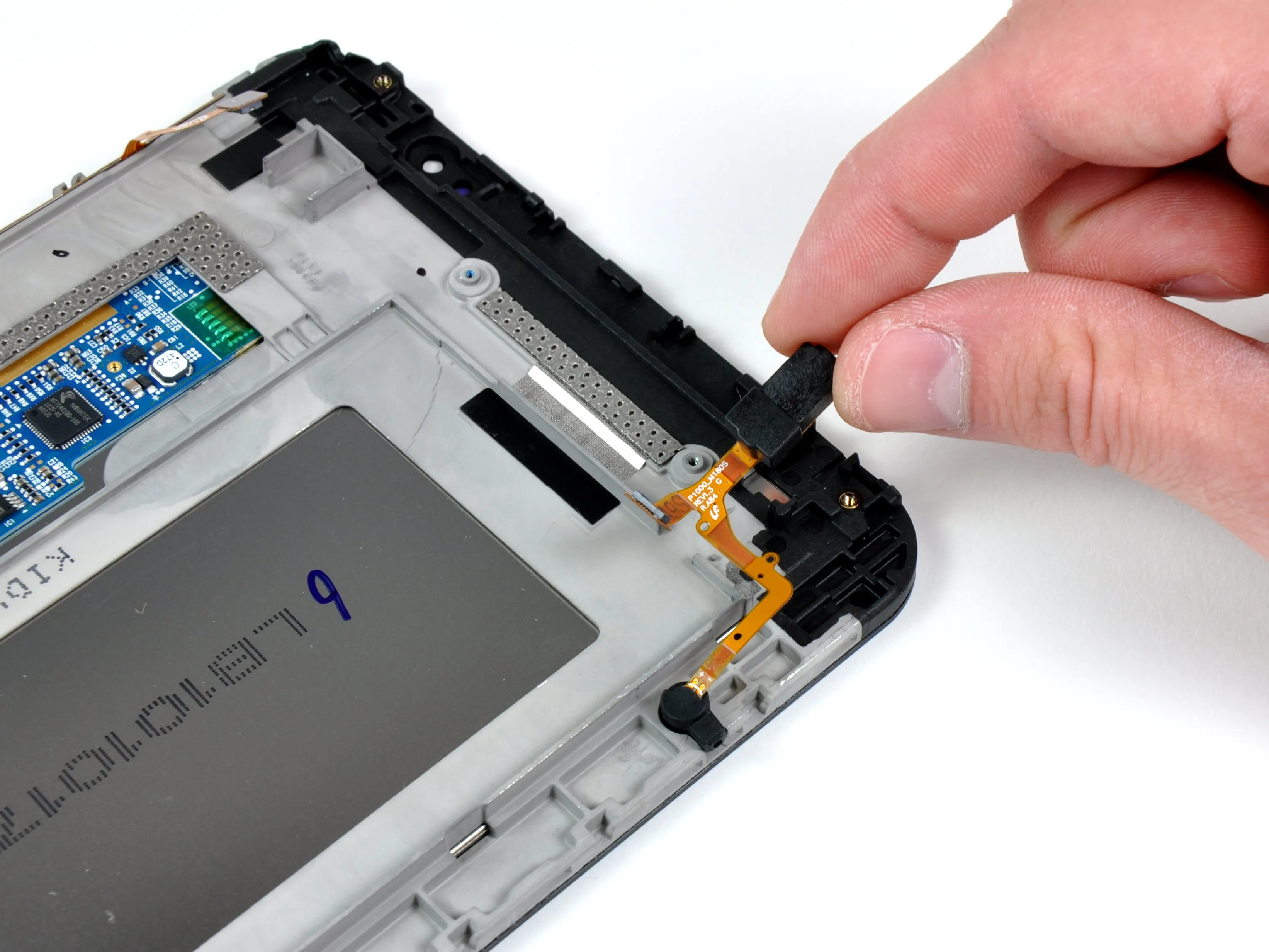 Samsung Galaxy Tab Teardown: шаг 16, изображение 2 из 3